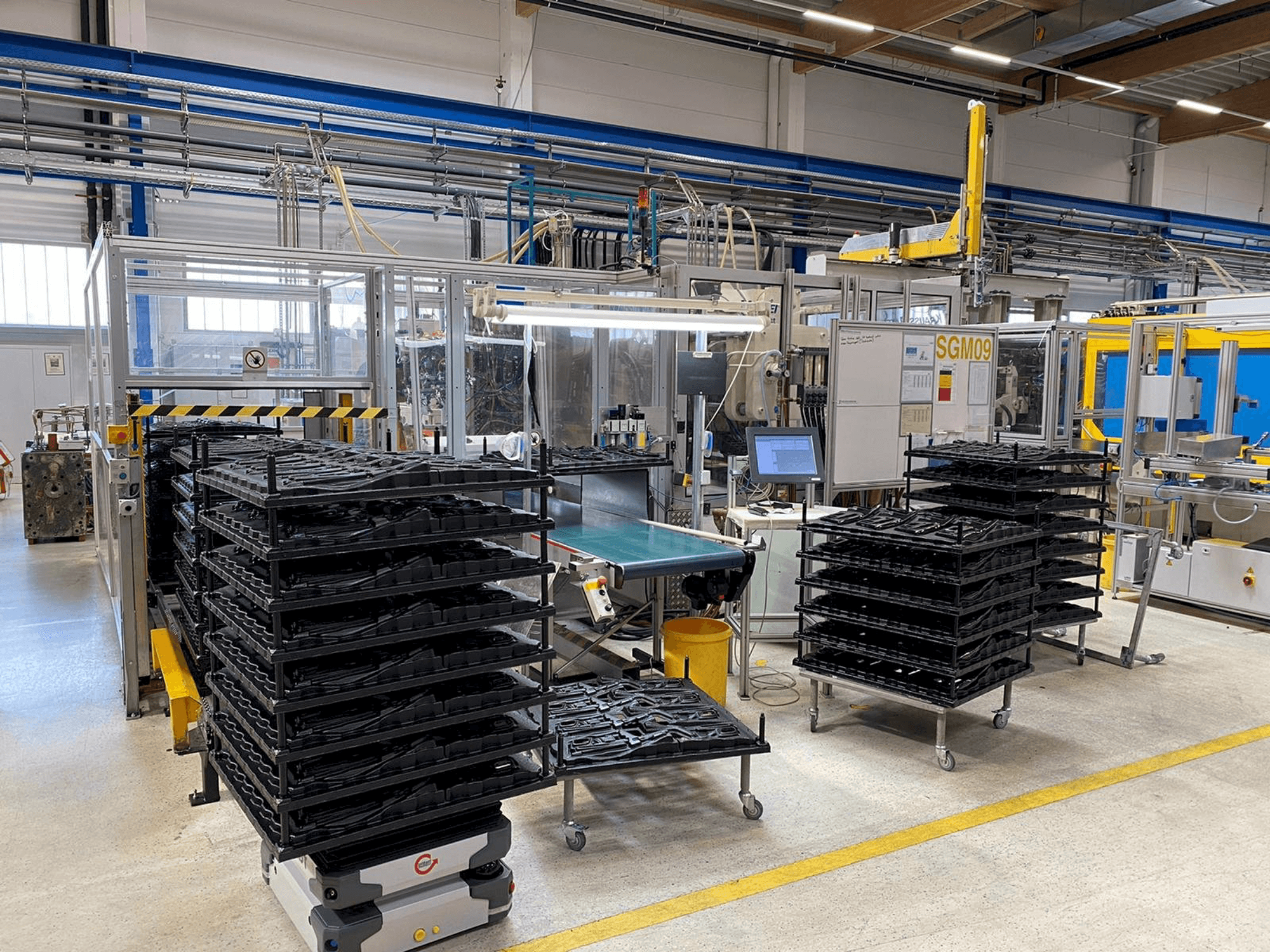 Вид станка Krauss Maffei 650-1900-520 CZ Multinject спереди