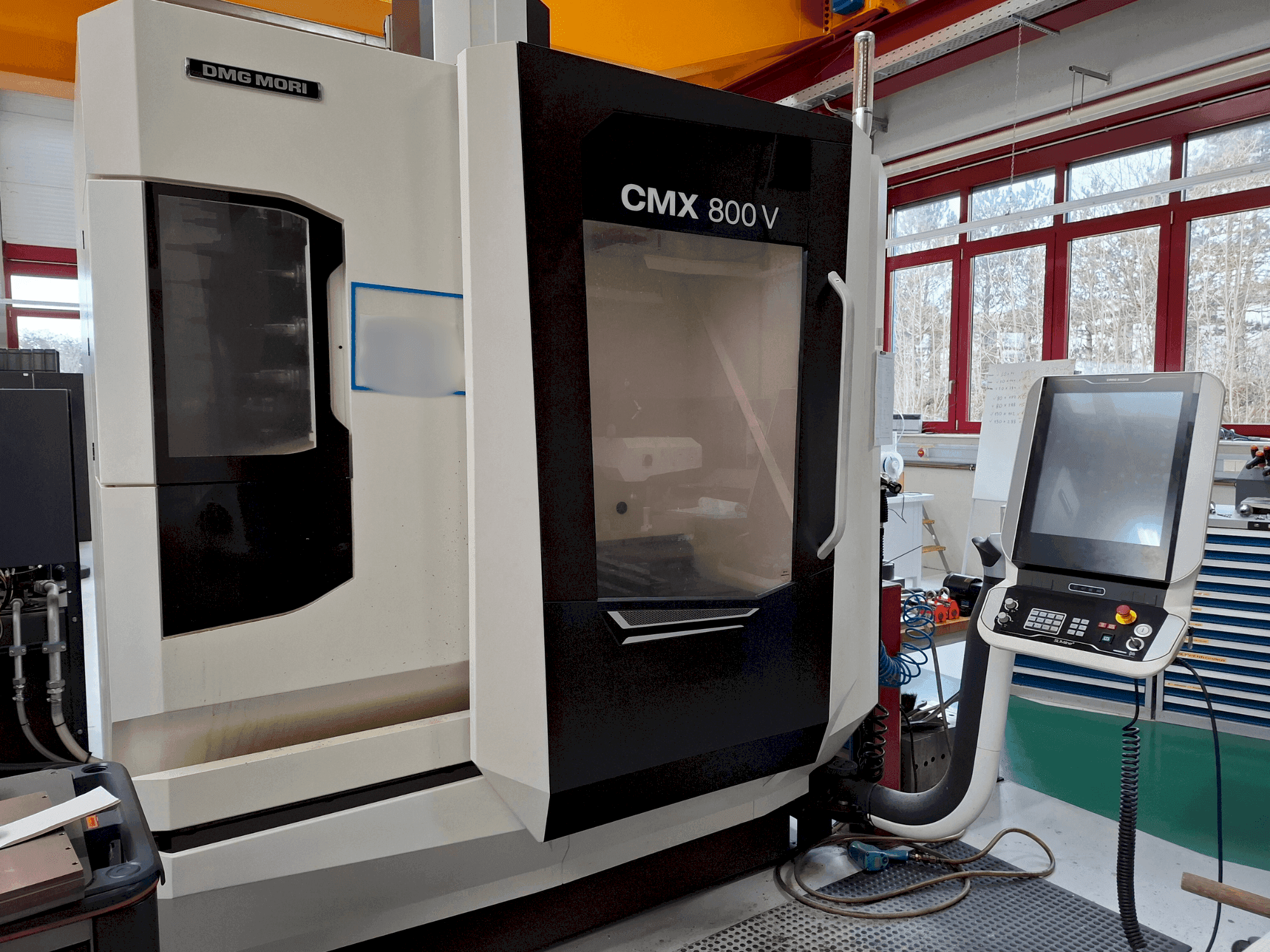 Вид станка DMG MORI CMX 800V спереди
