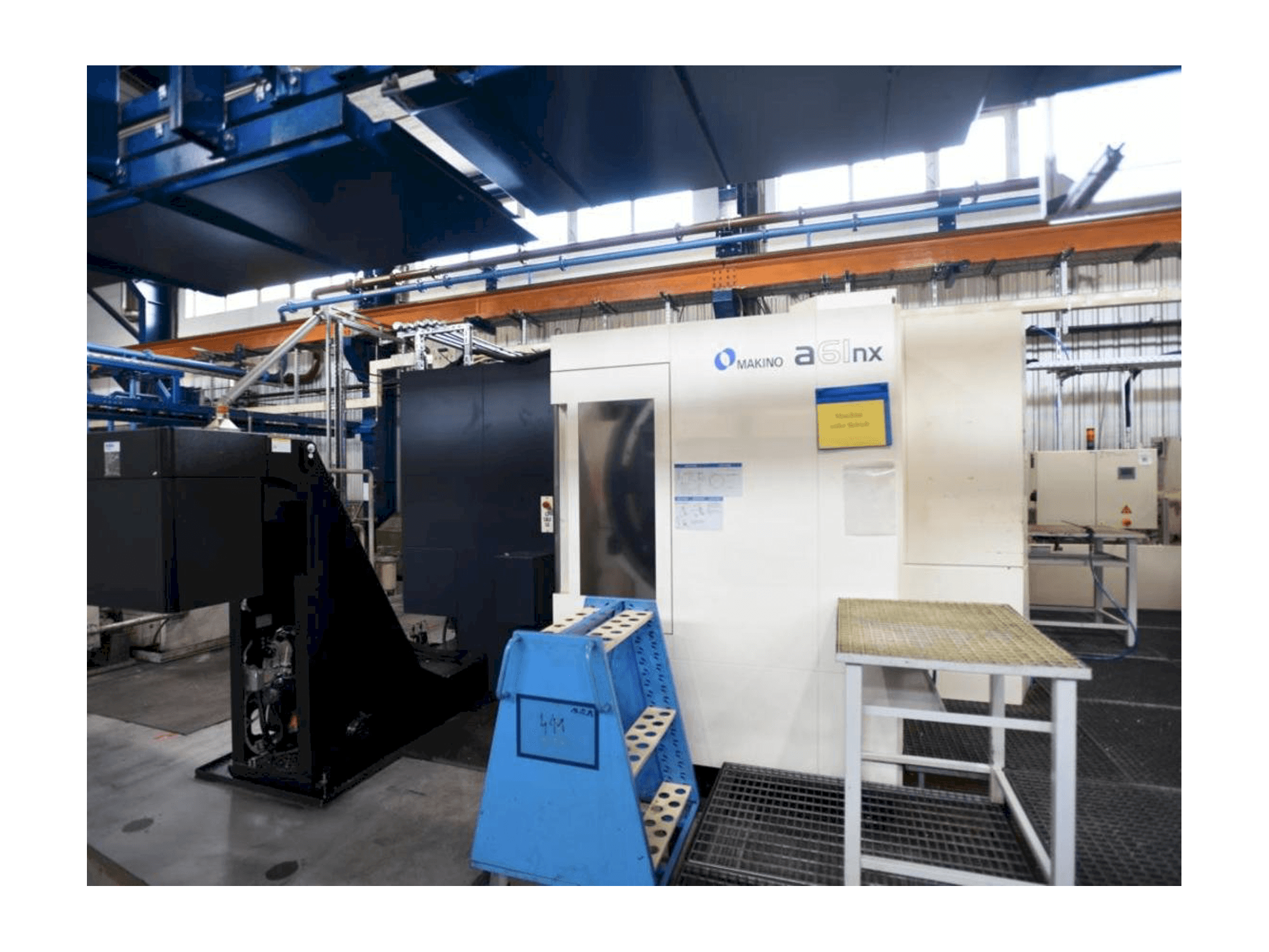 Вид станка Makino a61nx Pro 6 спереди