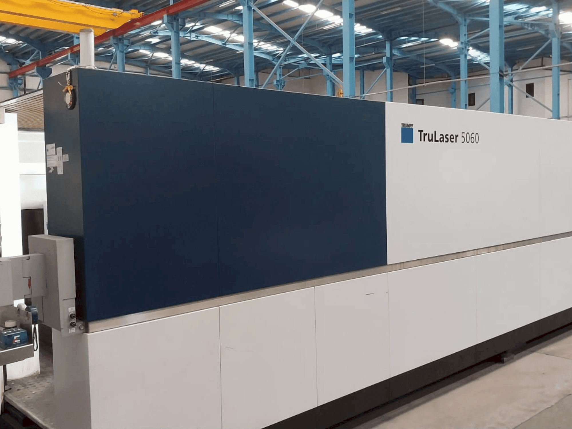 Вид станка TRUMPF TruLaser 5060 Fiber 10 kW спереди