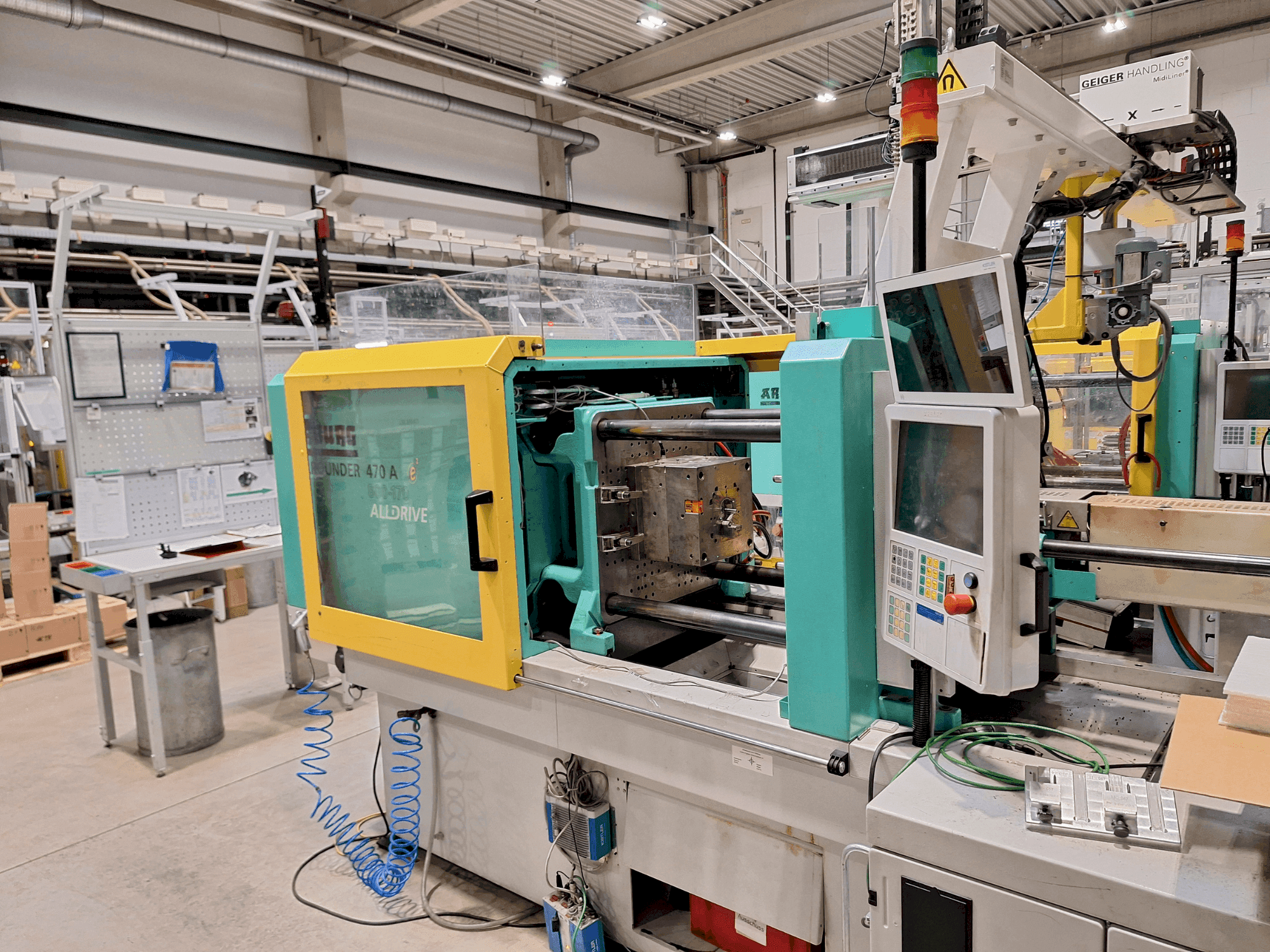 Вид станка Arburg 470 A 800-170 спереди