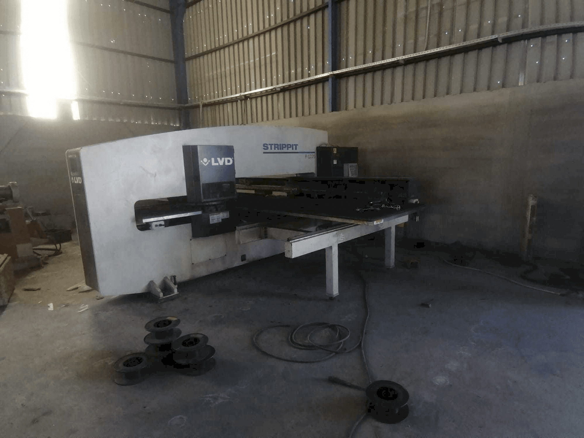 Вид станка LVD P-1225 спереди