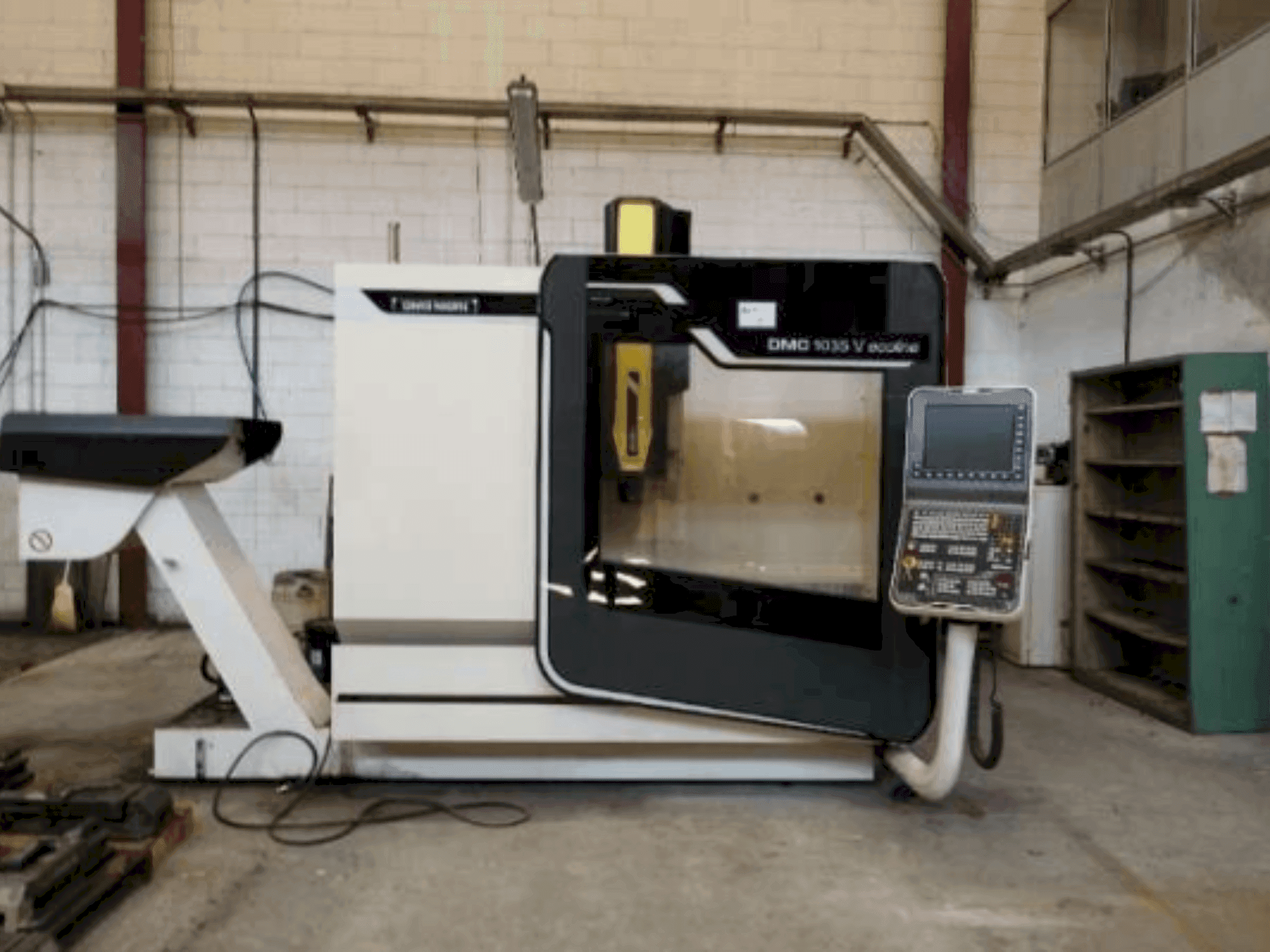 Вид станка DMG MORI DMC 1035 V Ecoline спереди