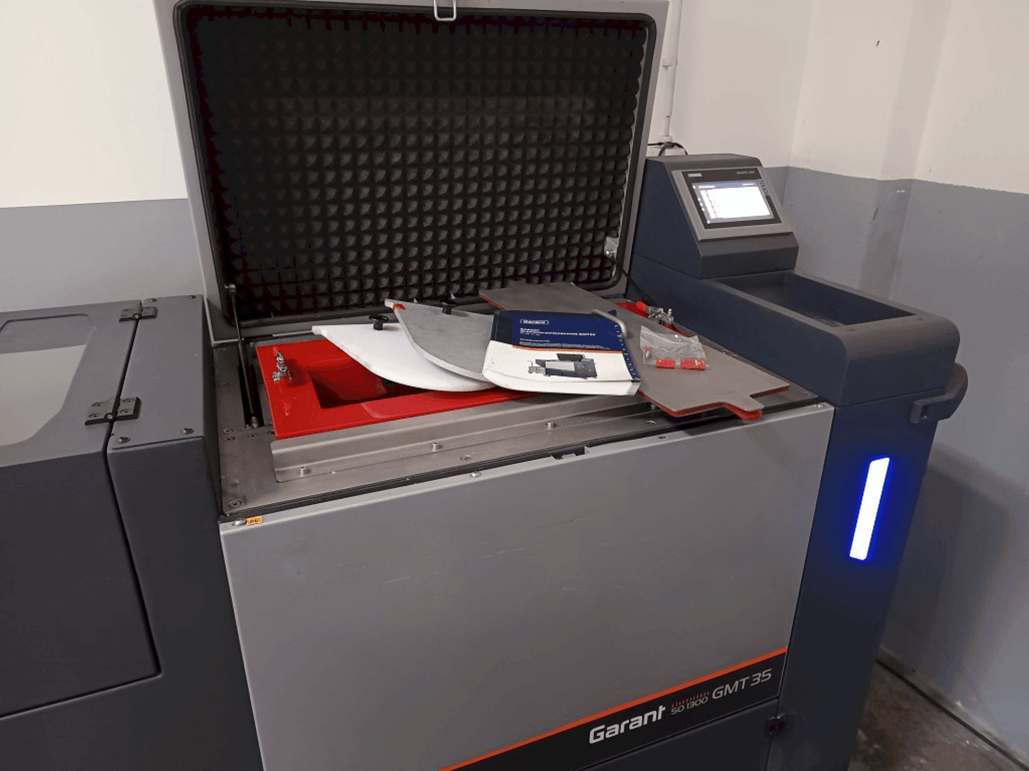 Вид станка HOFMANN GMT 35 спереди