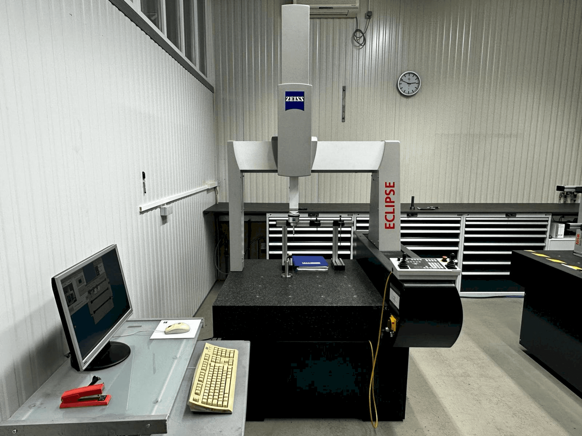 Вид станка ZEISS Eclipse CNC 07/07/06 спереди