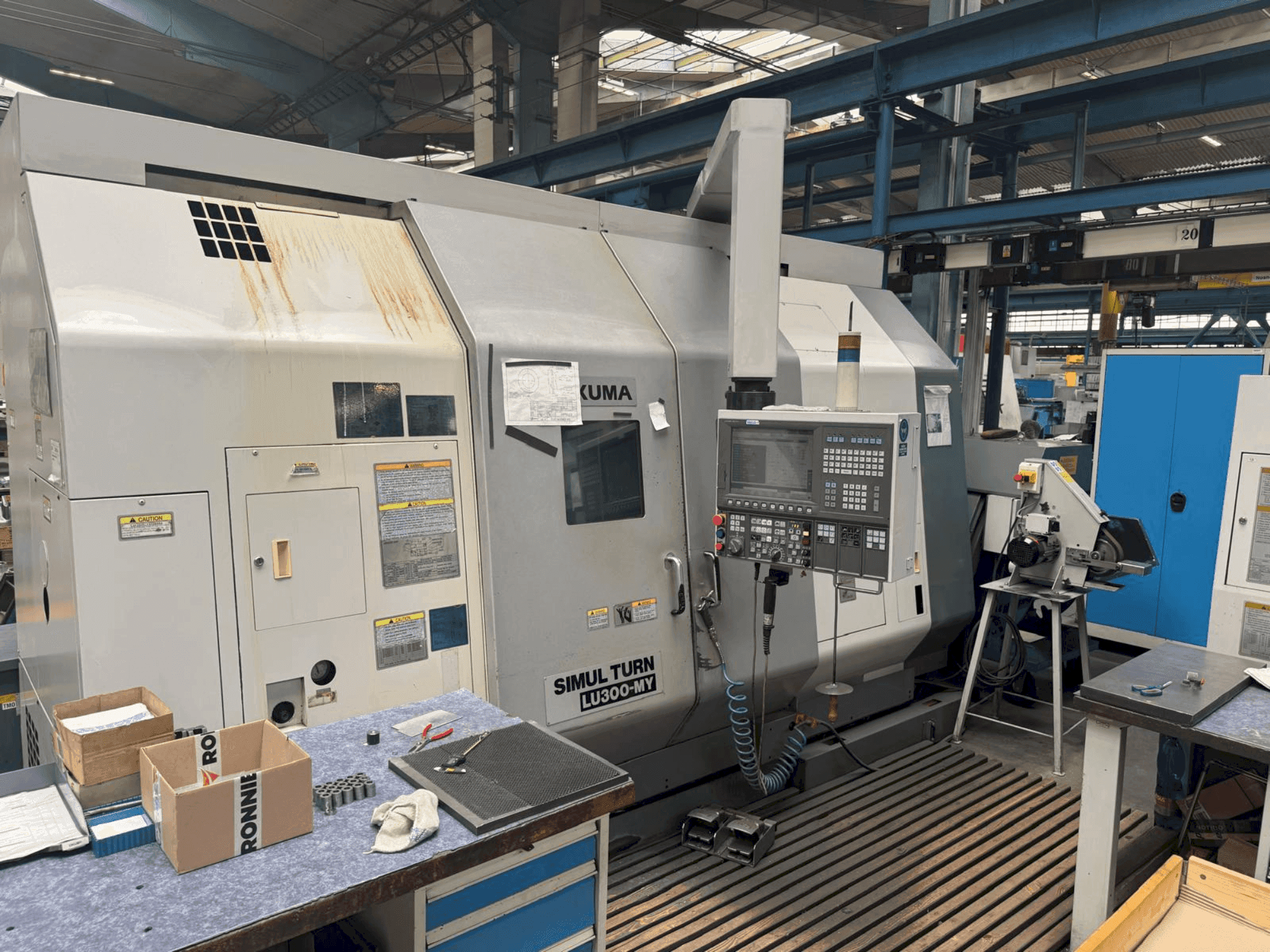 Вид станка Okuma LU 300 MY спереди