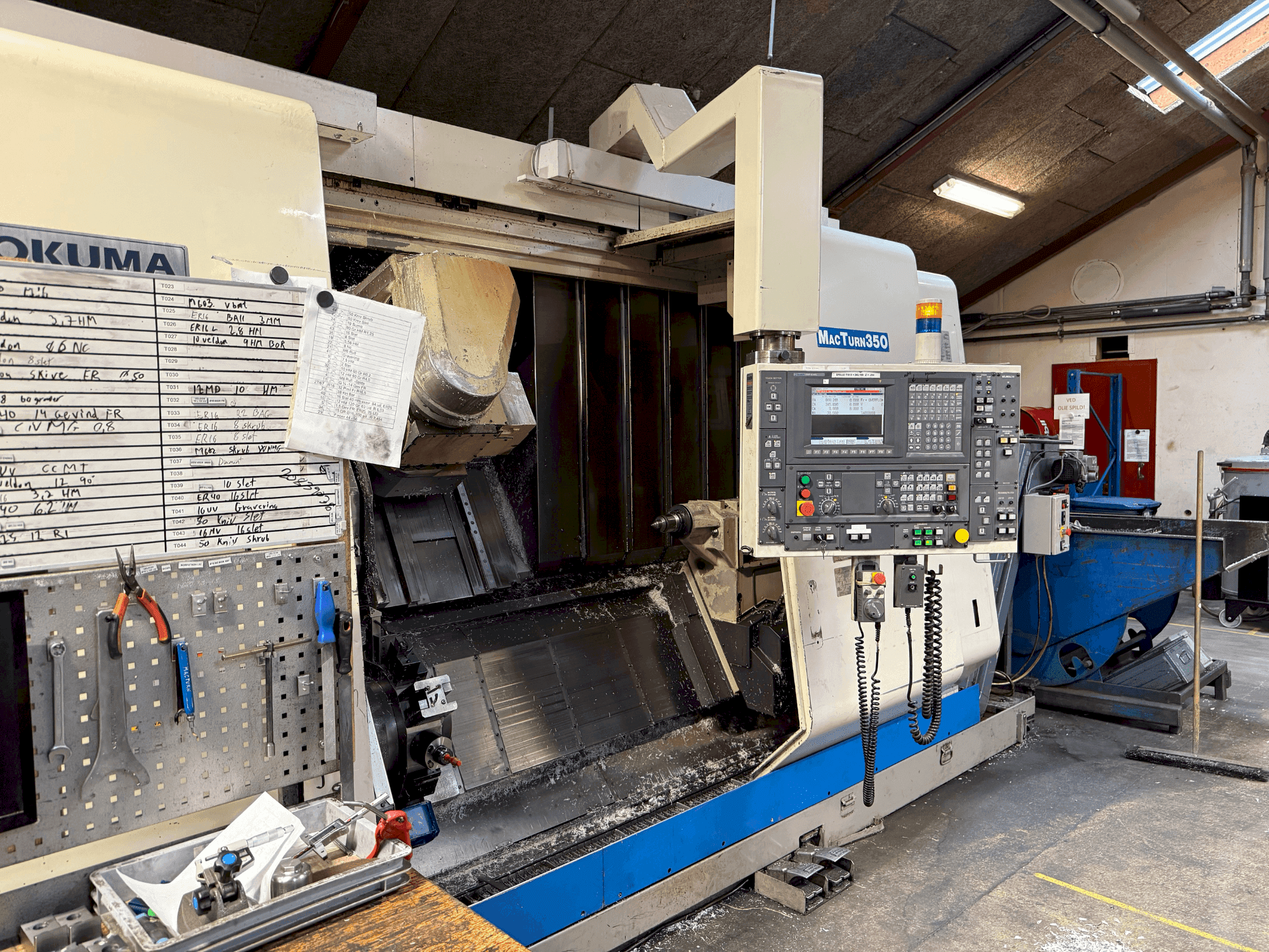 Вид станка Okuma MacTurn 350 спереди
