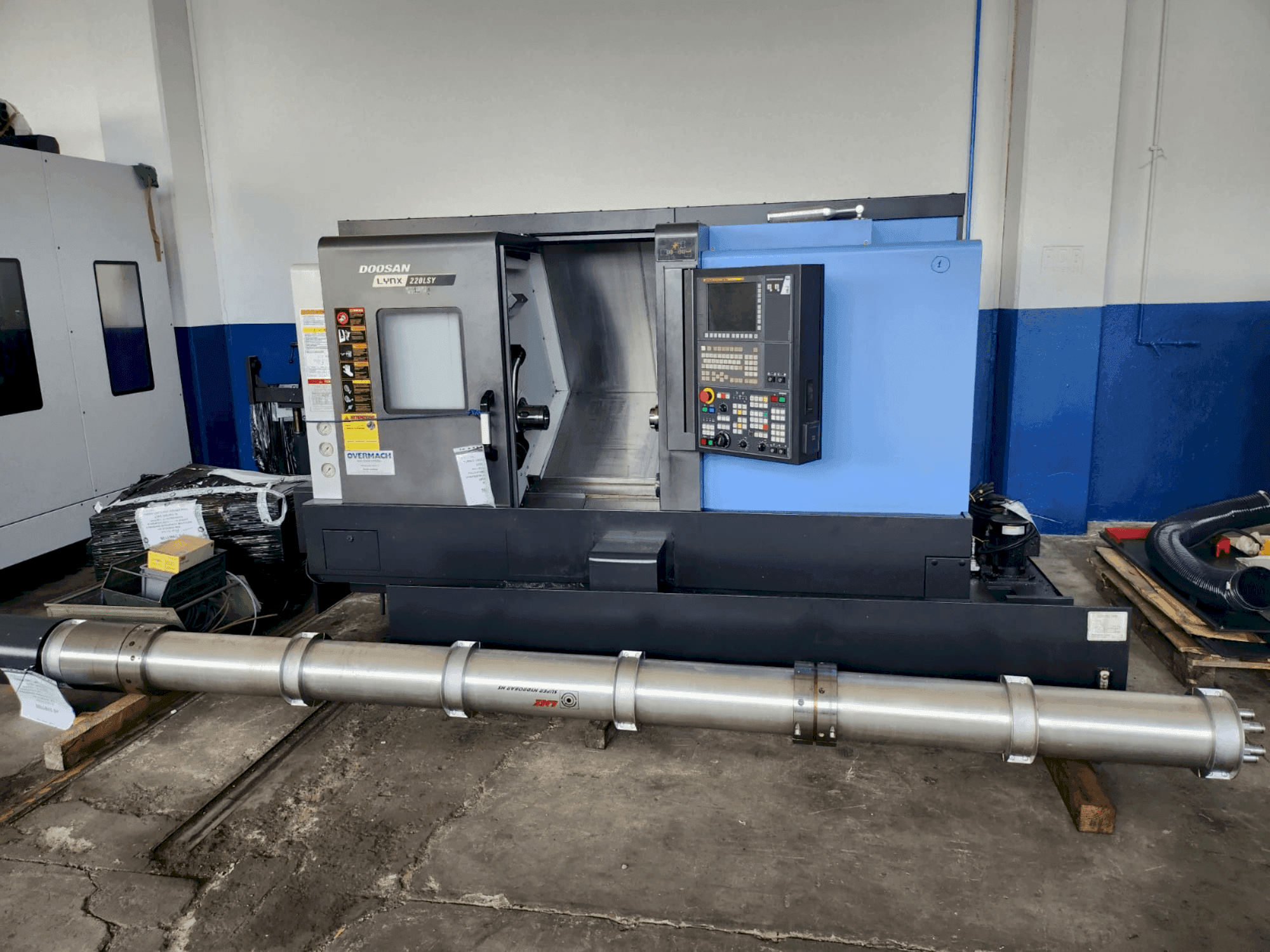 Вид станка DOOSAN LYNX 220 LSYA спереди