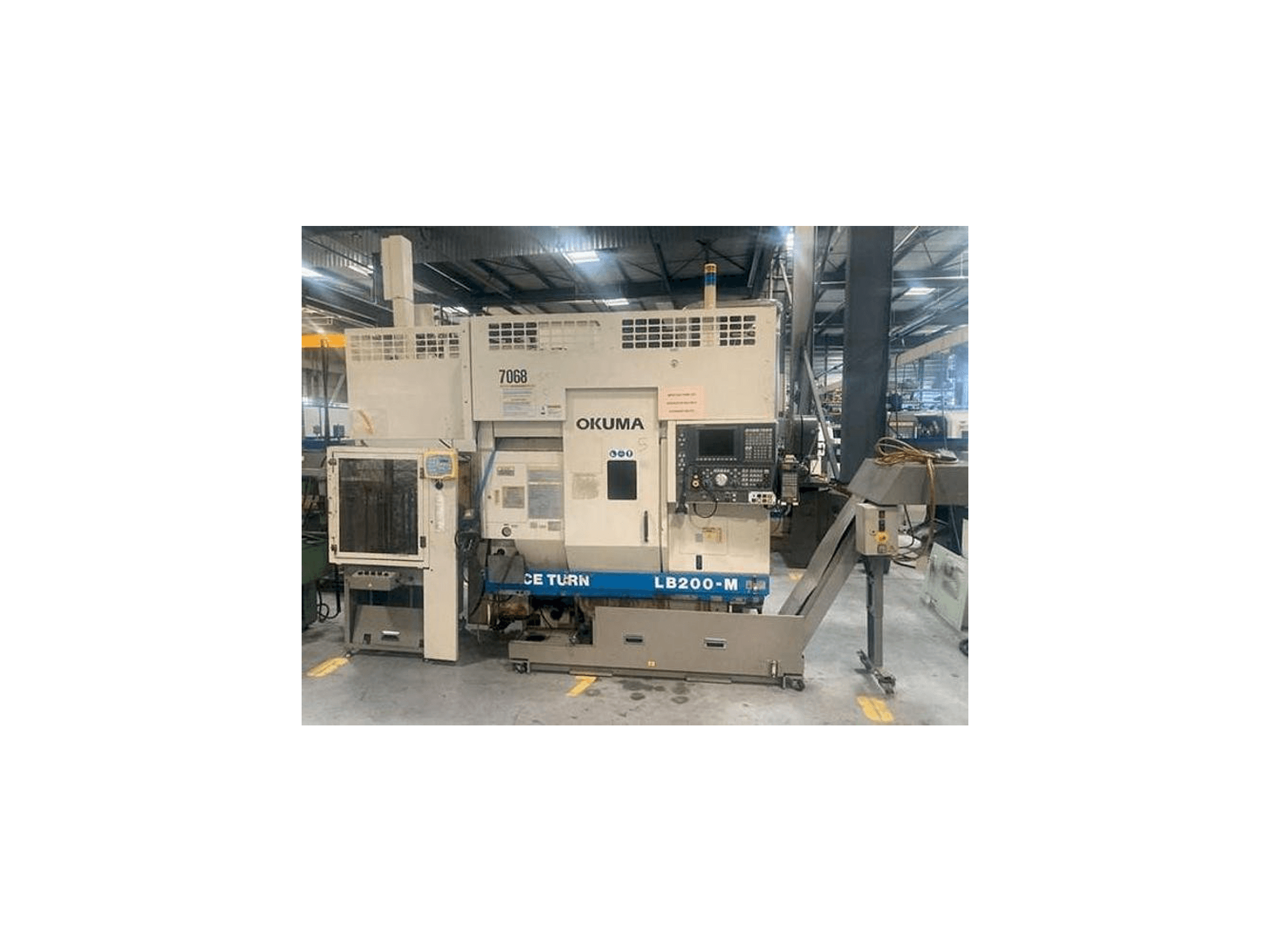 Вид станка Okuma LB 200M спереди