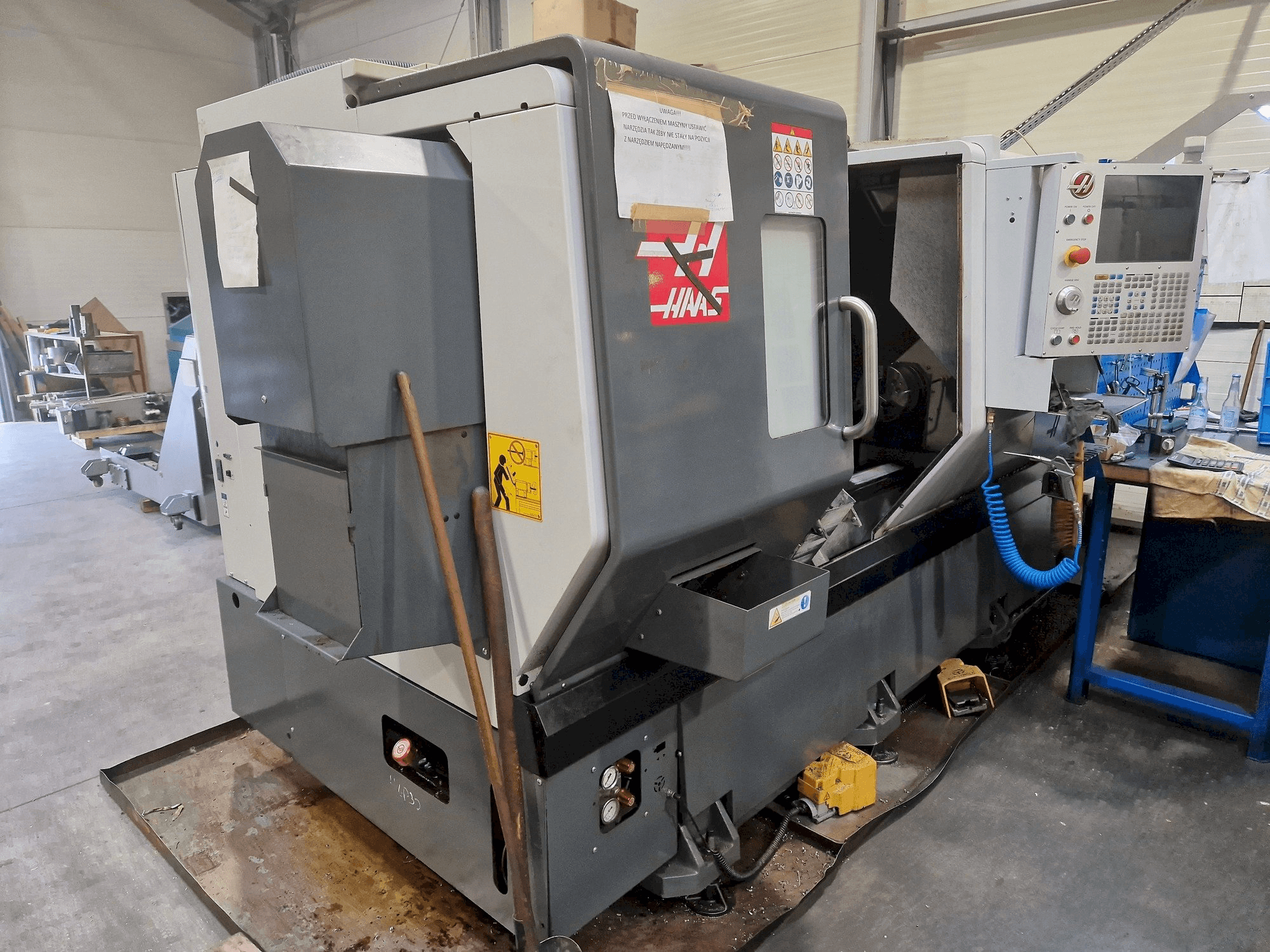 Вид станка с HAAS DS-30Y правой стороны