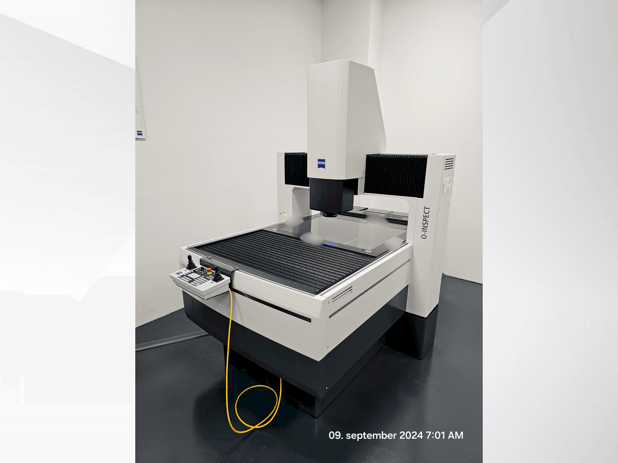 Вид станка ZEISS 0-inspect спереди