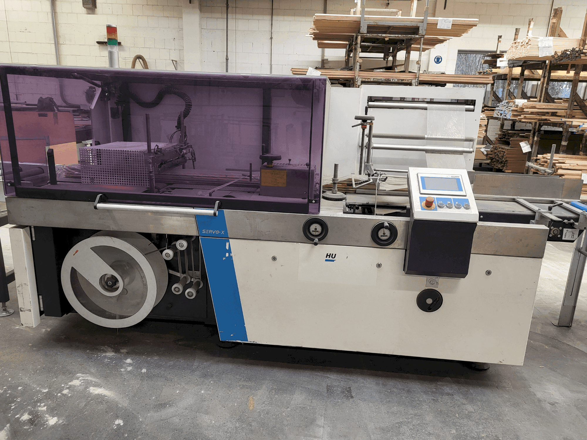 Вид станка HUGO BECK servo X спереди