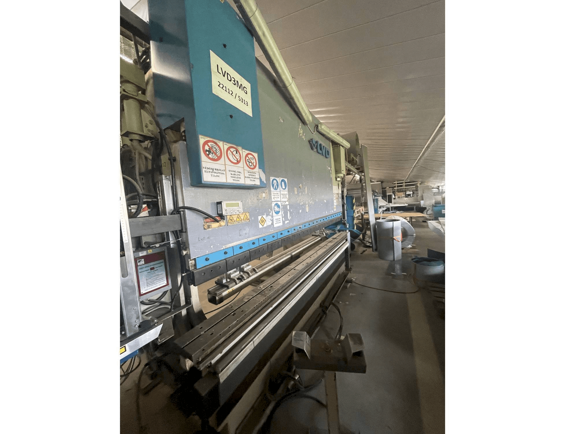 Вид станка LVD Ppeb 110/30 спереди