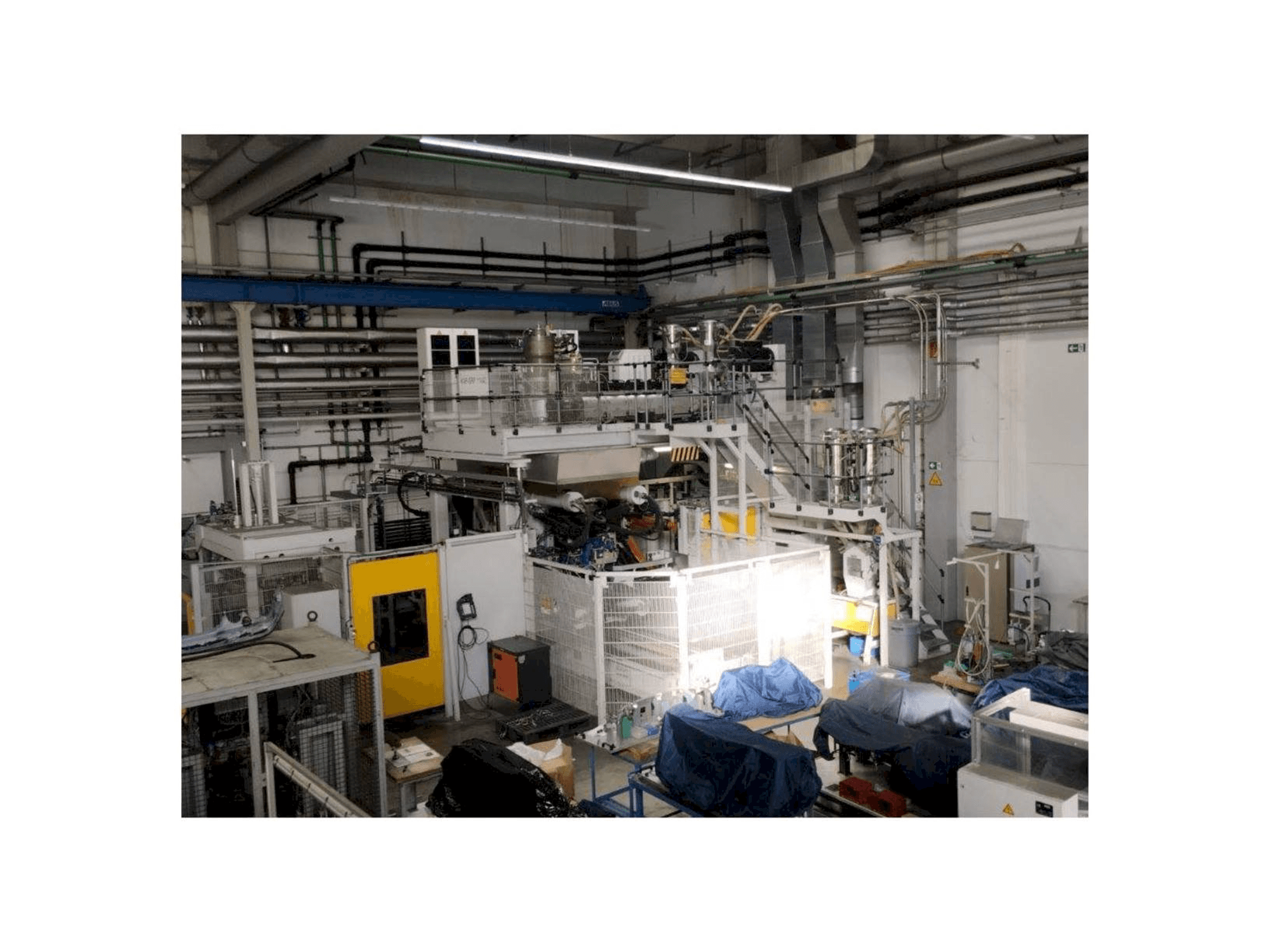 Вид станка EXTRAPLAST 140to спереди