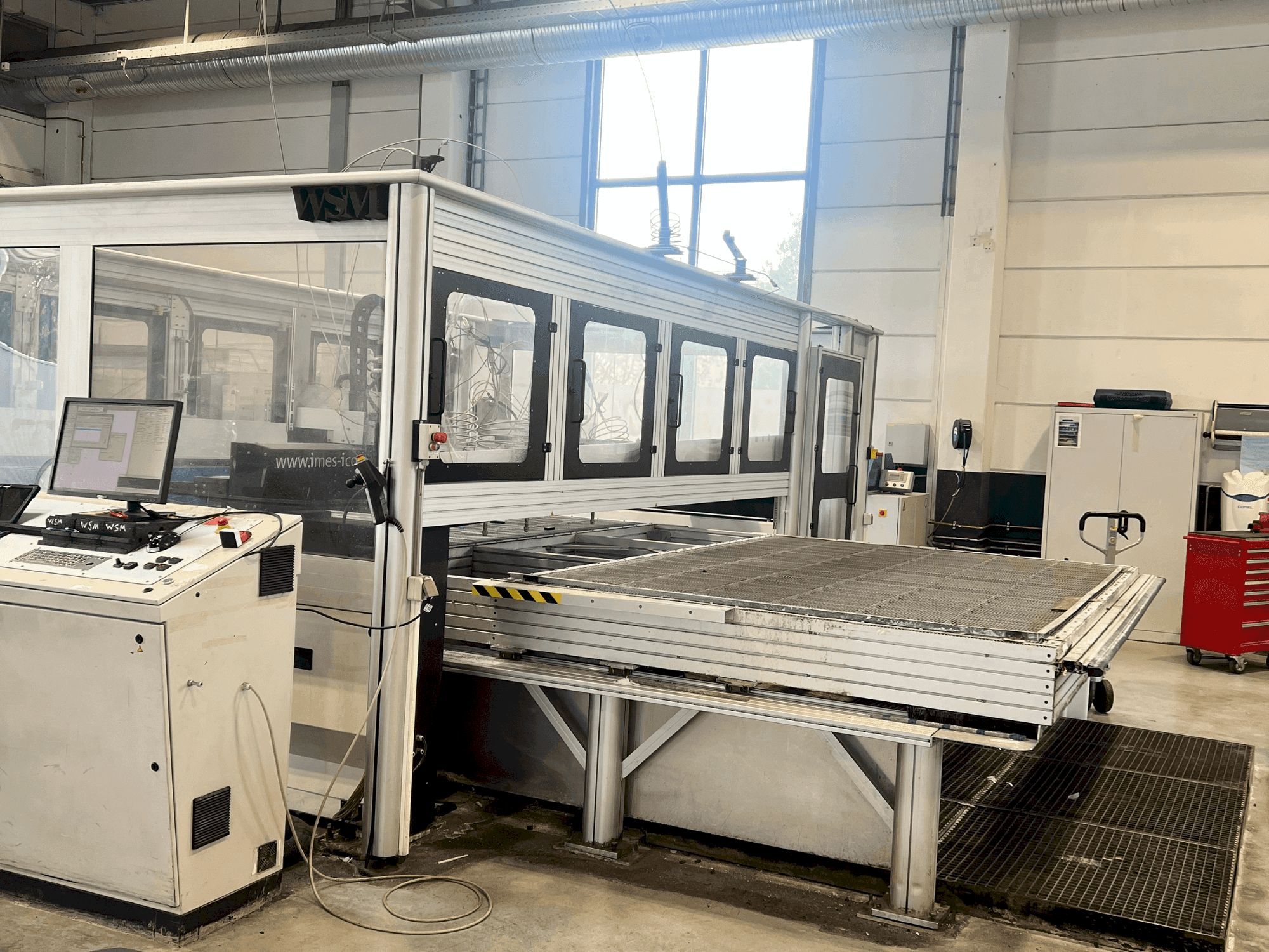 Вид станка Imes-Icore CUT matic WJ 3020 спереди