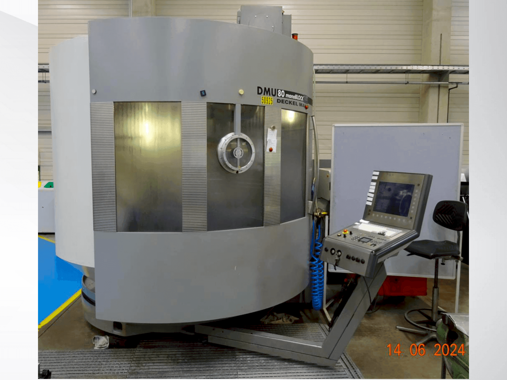 Вид станка DMG DMU 80 MonoBlock сбоку