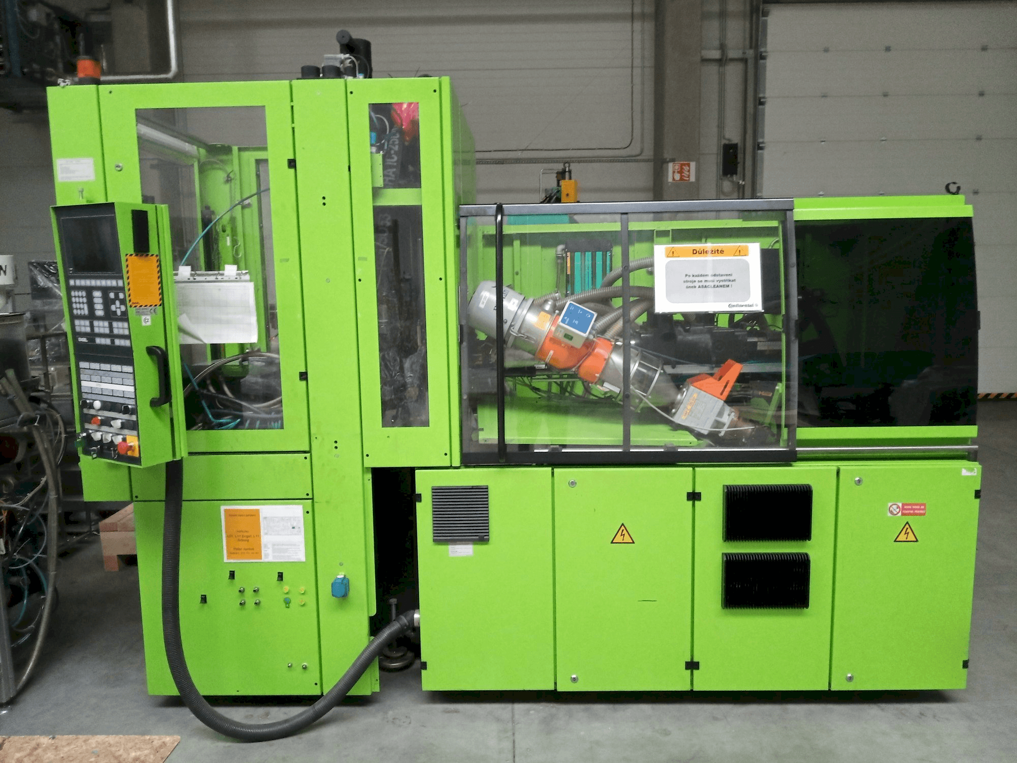 Вид станка Engel Insert 200H-50 спереди