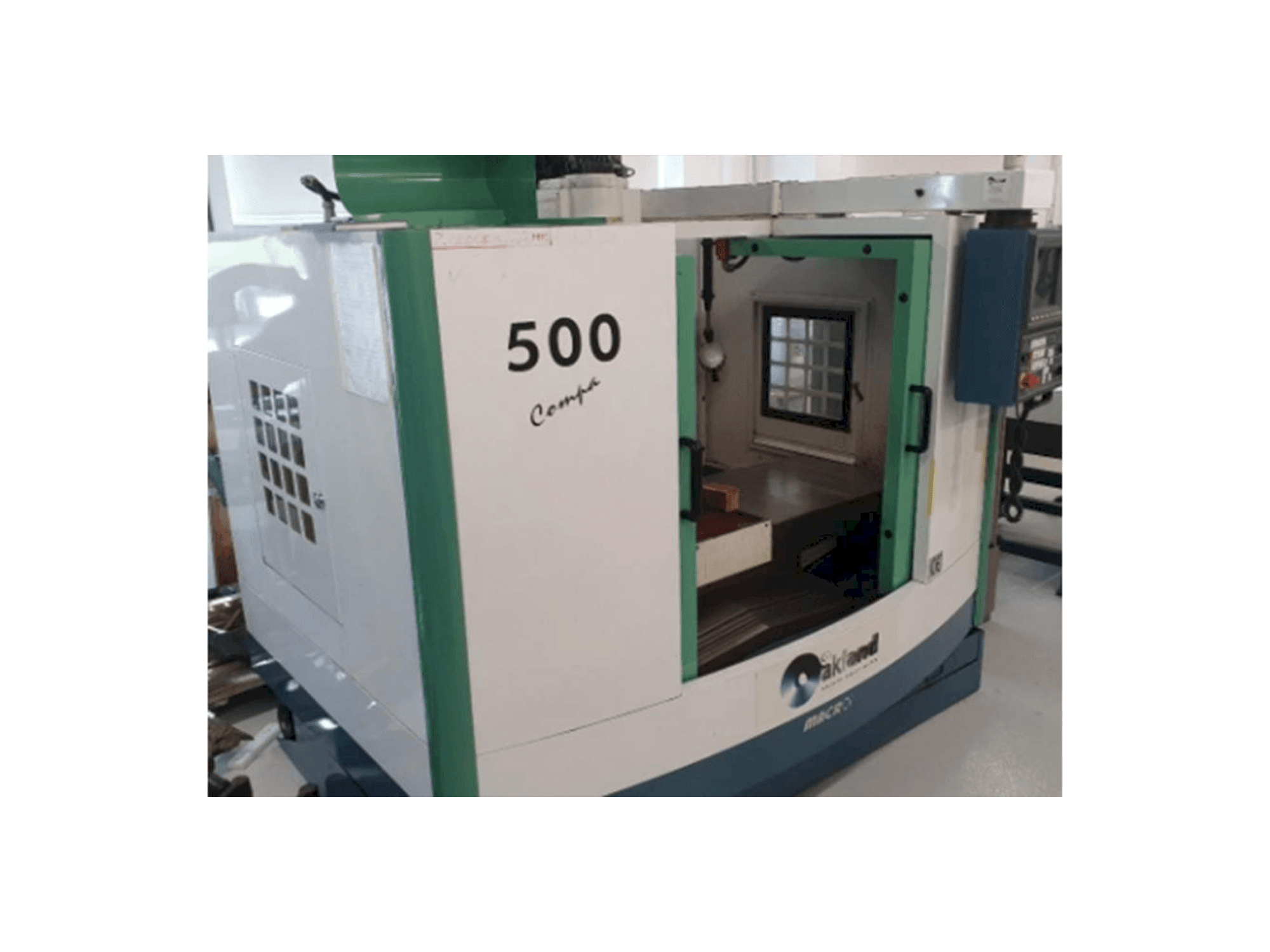 Вид станка Macro Micro Tech Compac 500 спереди