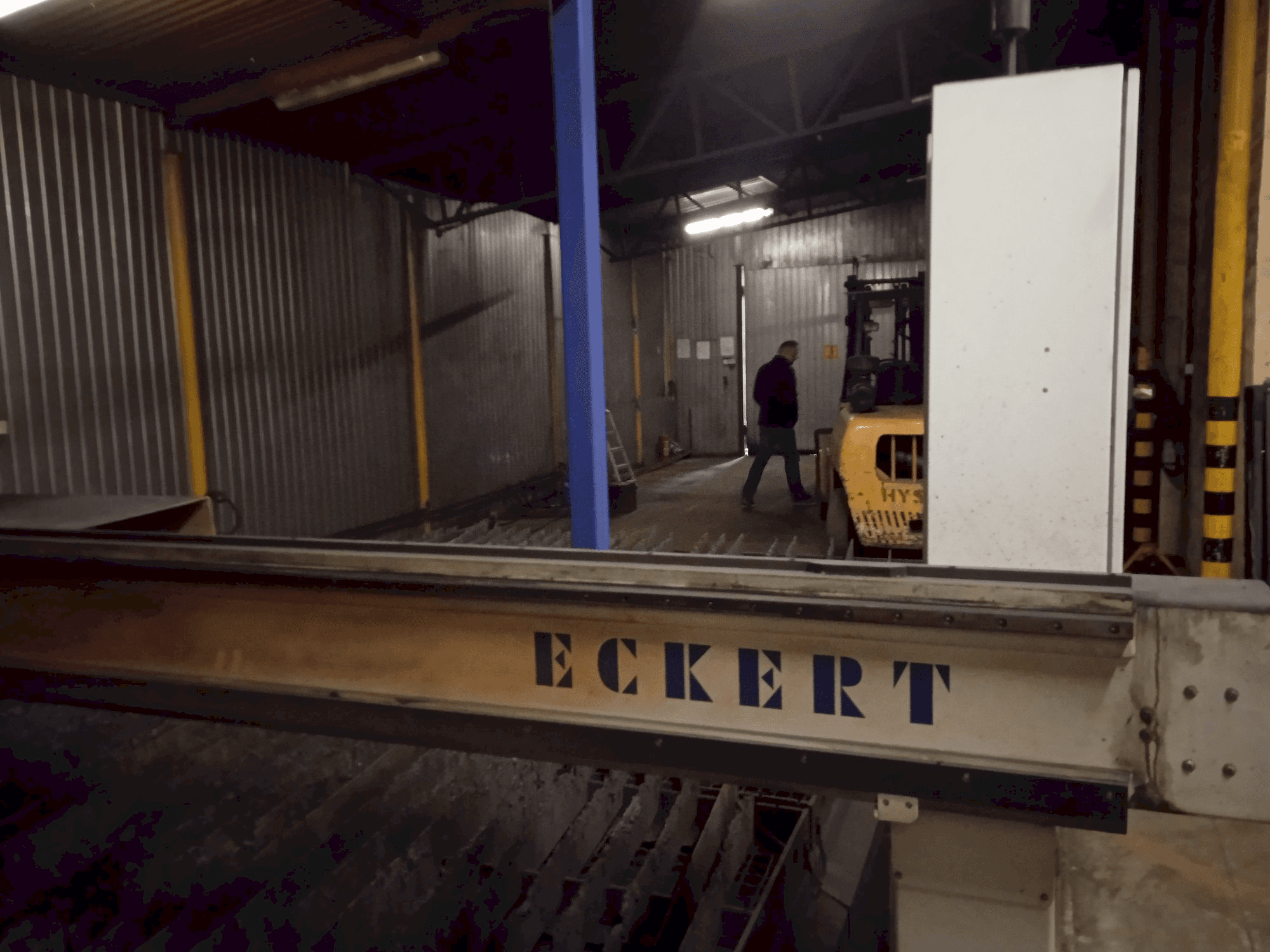 Вид станка ECKERT SZAFIR BL2 спереди