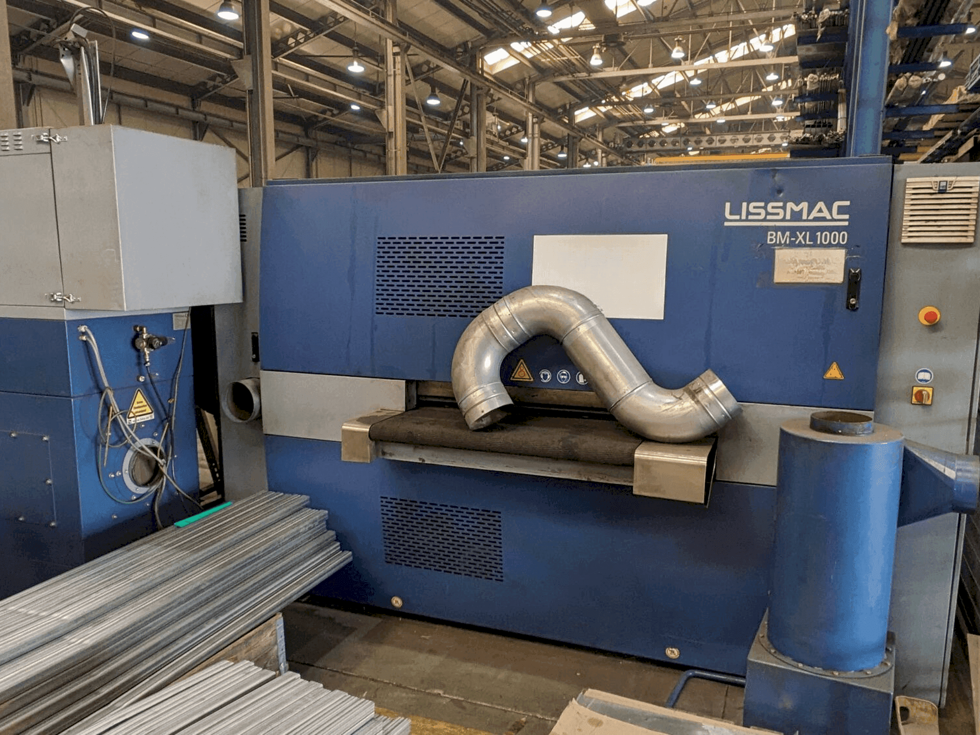 Вид станка LISSMAC SBM XL 1000 S2B2 спереди