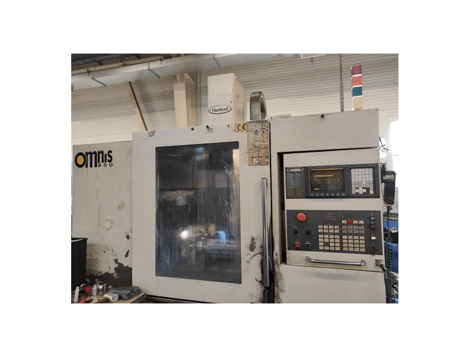 Вид станка Hartford Omnis 850 спереди