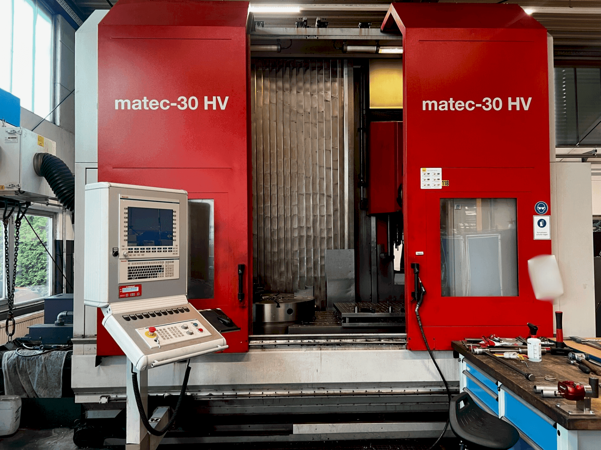 Вид станка Matec 30 HV спереди
