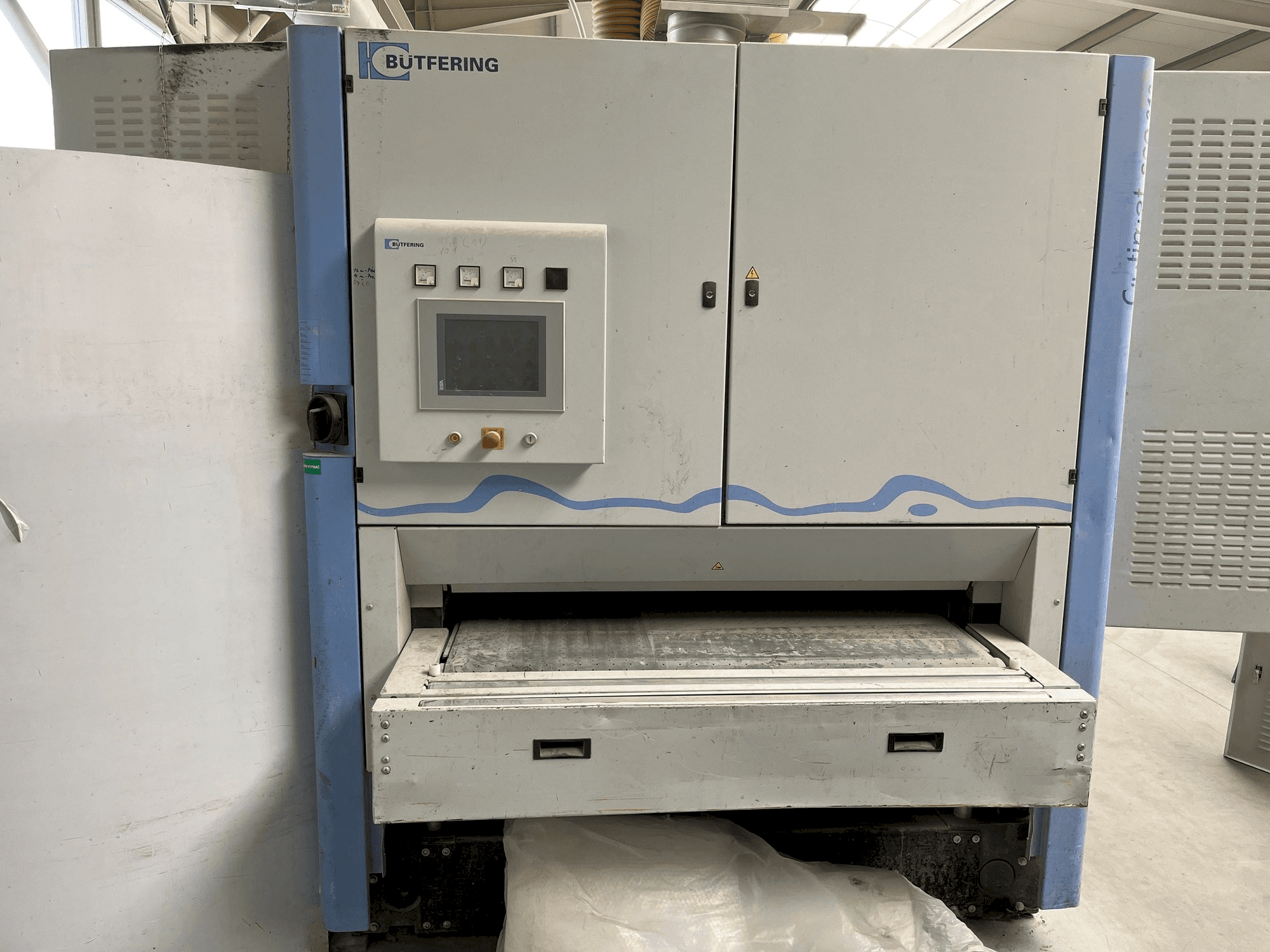 Вид станка BUTFERING OPTIMAT SCO313 MRR спереди