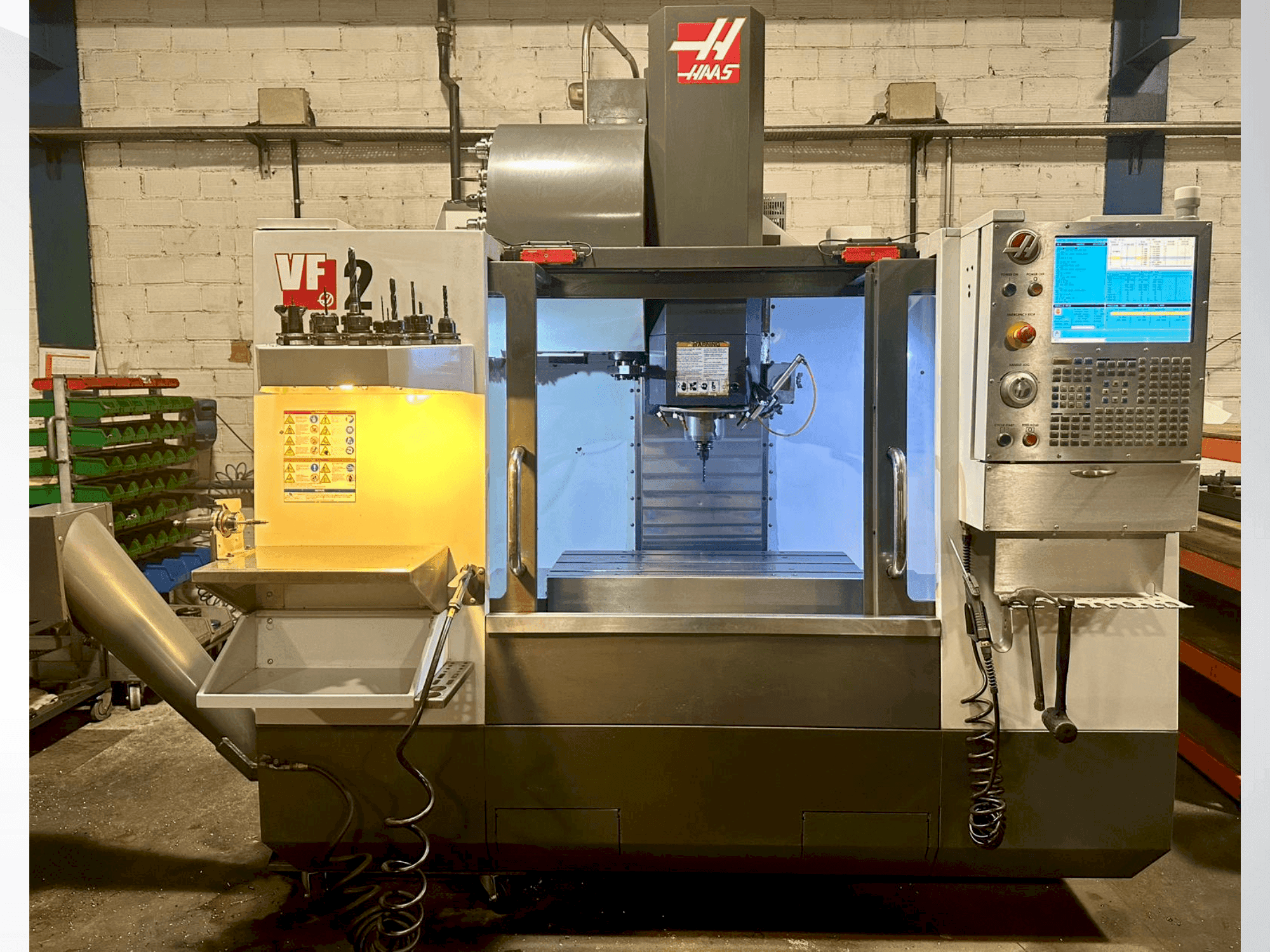 Вид станка HAAS VF-2 спереди