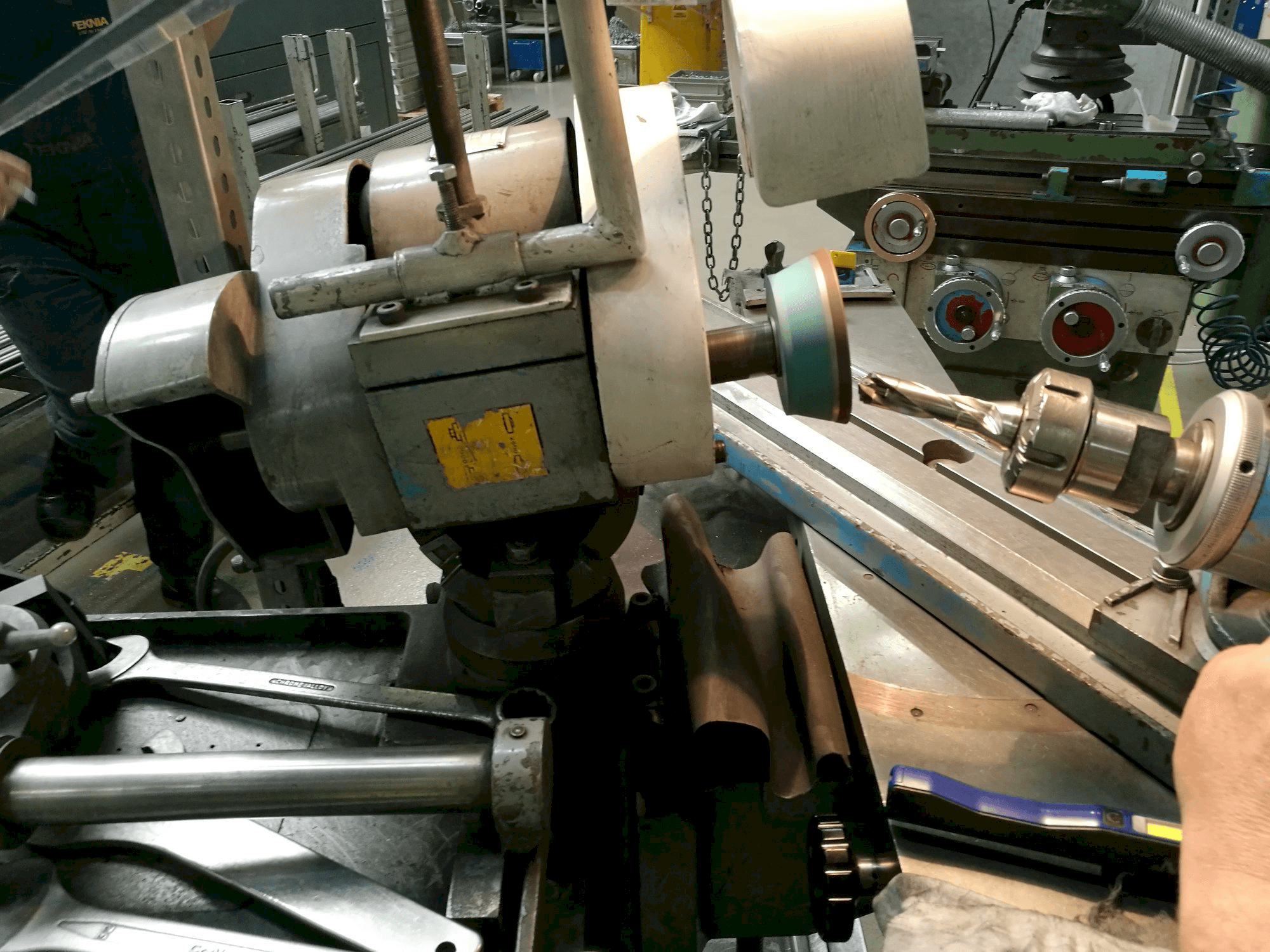 Front view of ELITE AR5-E machine