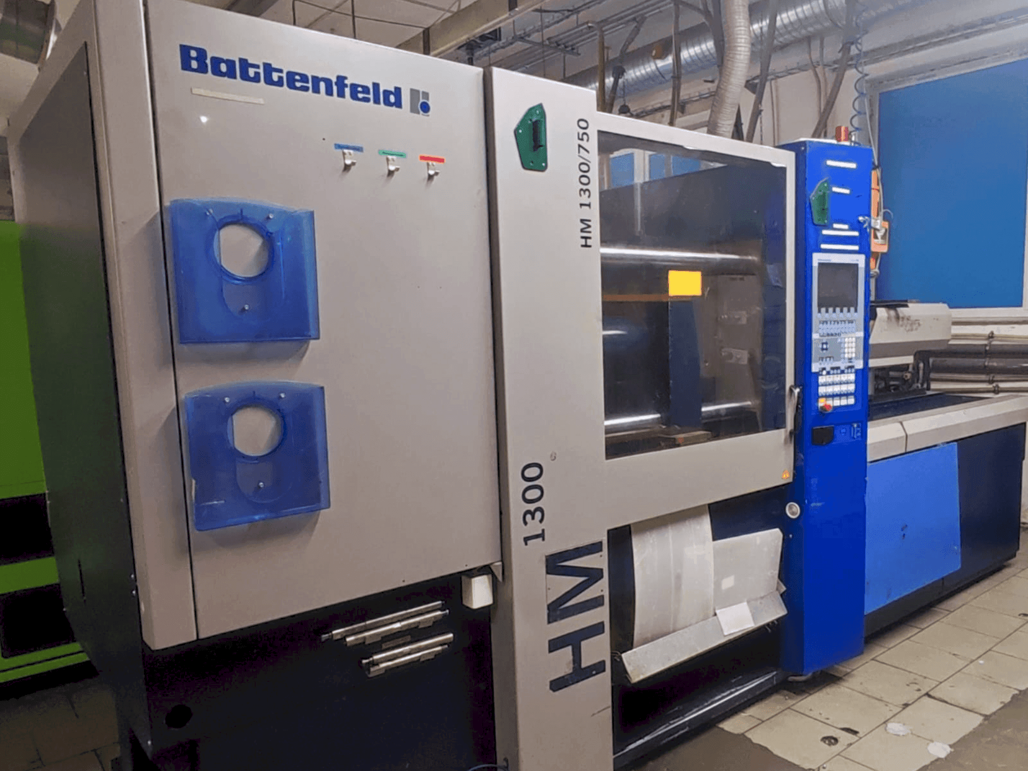 Вид станка Battenfeld HM 1300/750 спереди