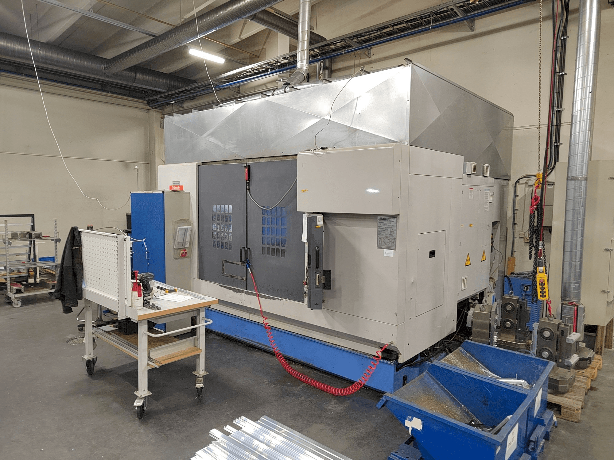 Вид станка Mazak VTC-300C спереди