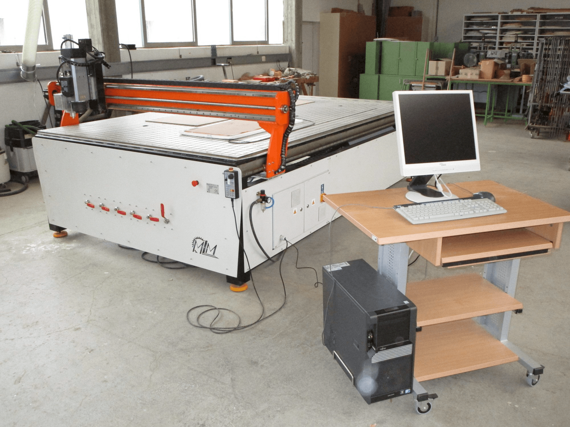 Вид станка MLM Ploter CNC спереди