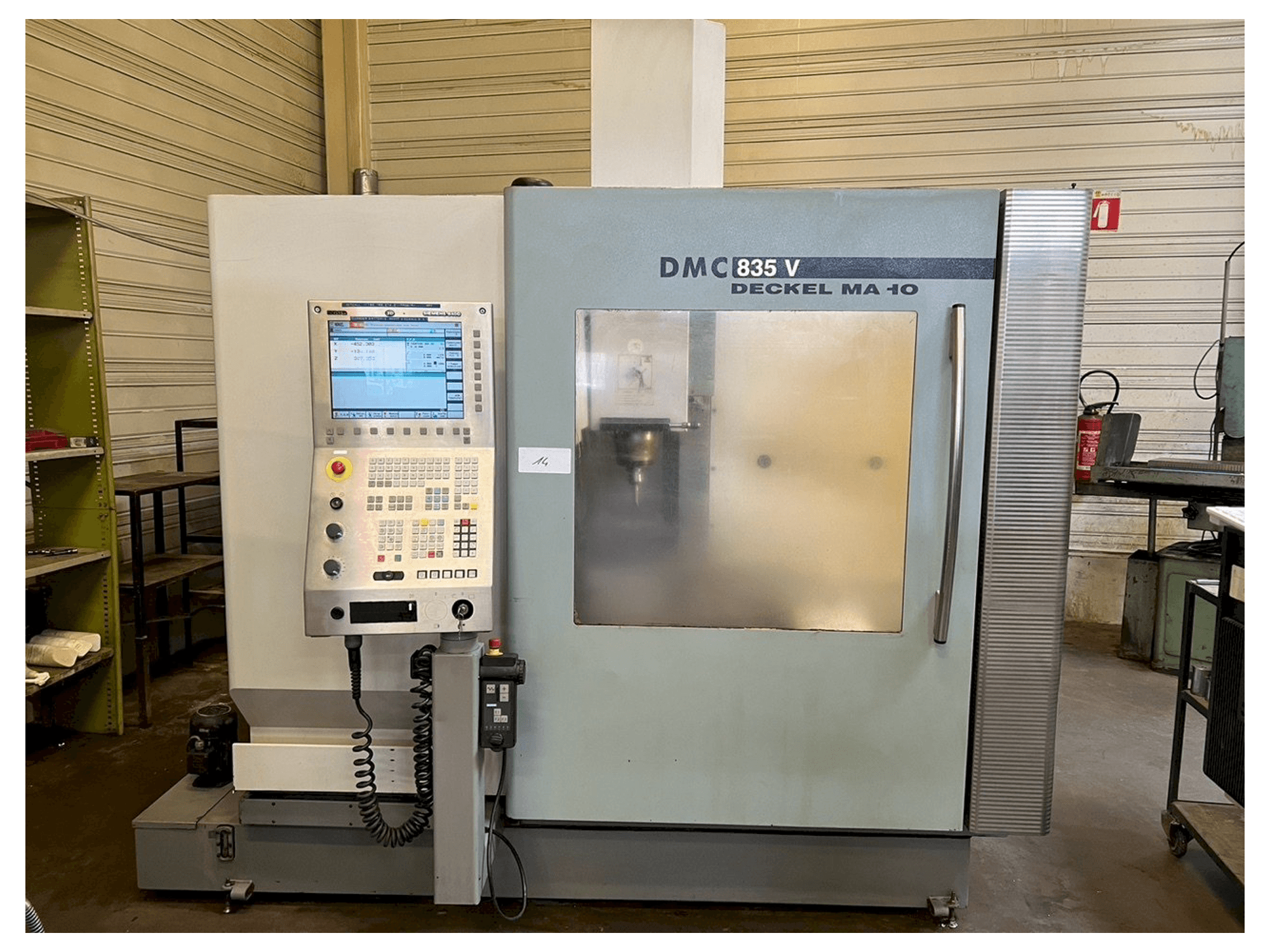 Вид станка DMG DMC 835 спереди