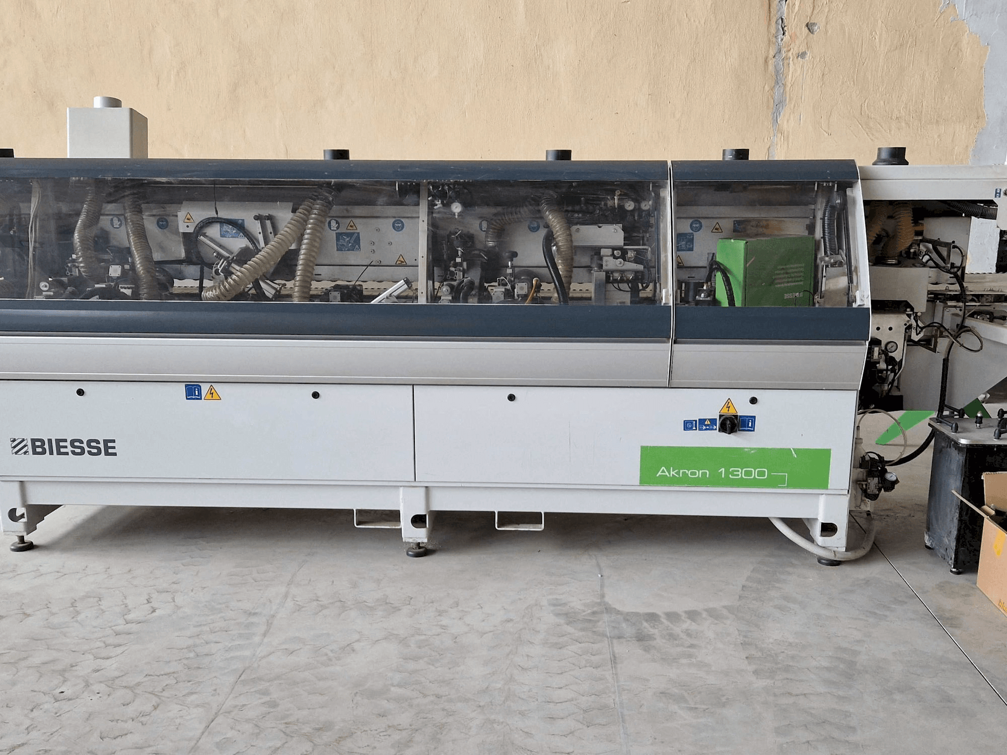Вид станка BIESSE AKRON 1330A спереди