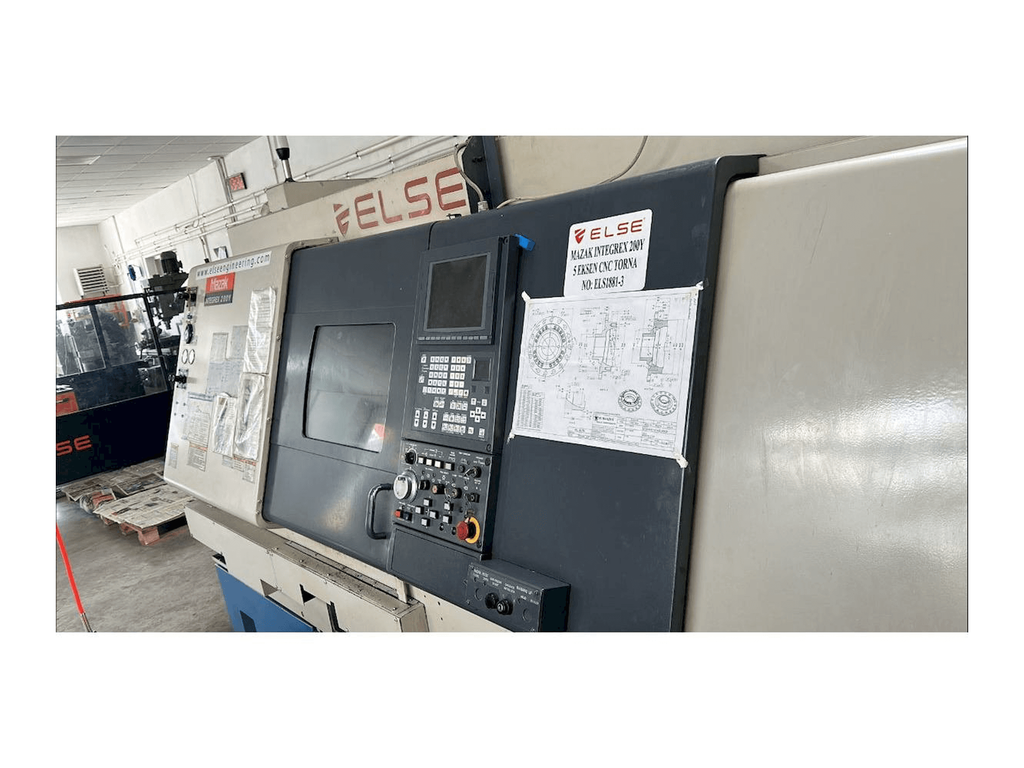 Вид станка Mazak Integrex 200Y спереди