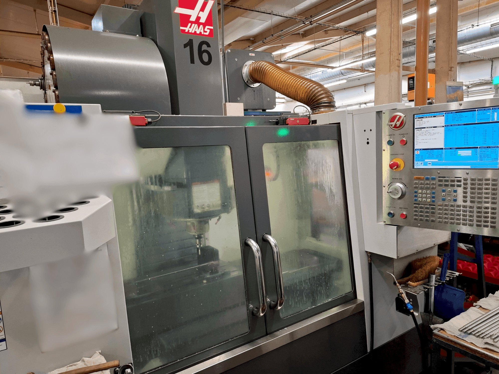 Вид станка HAAS VF-2SS спереди