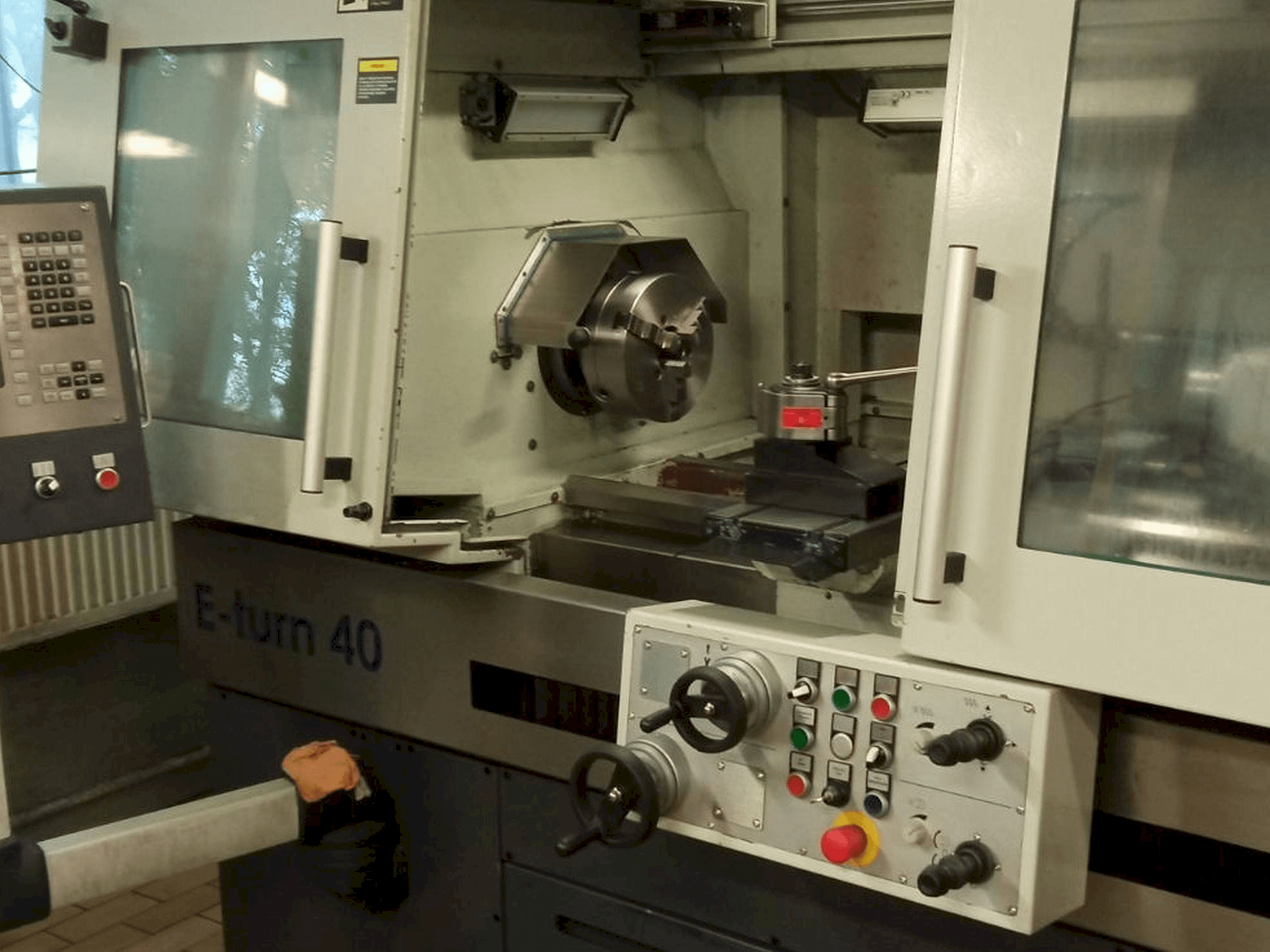 Вид станка Avia E-turn 40 спереди