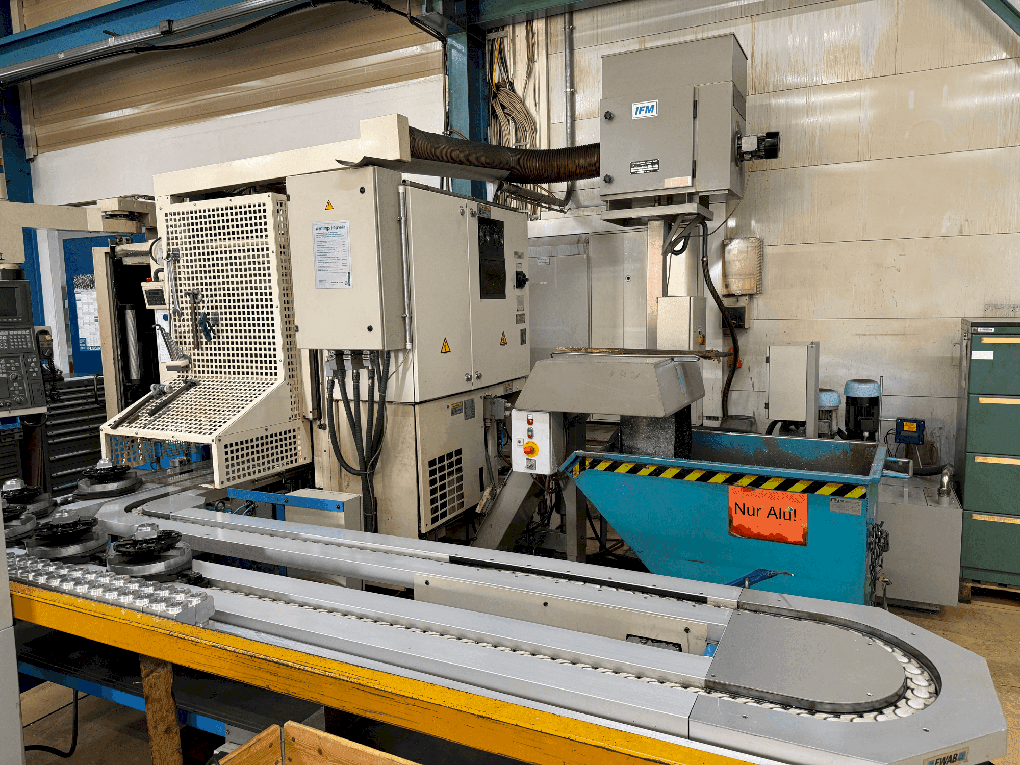 Вид станка Okuma 2003 спереди