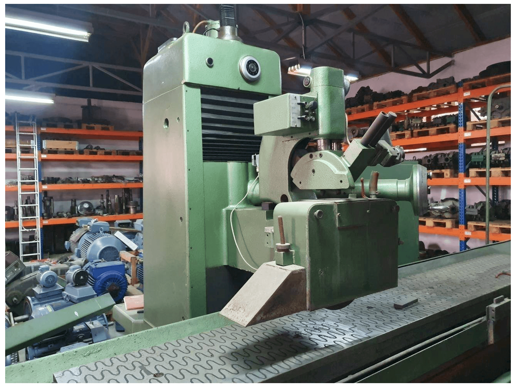 Вид станка ELB SCHLIFF SWBD-30 VA II спереди