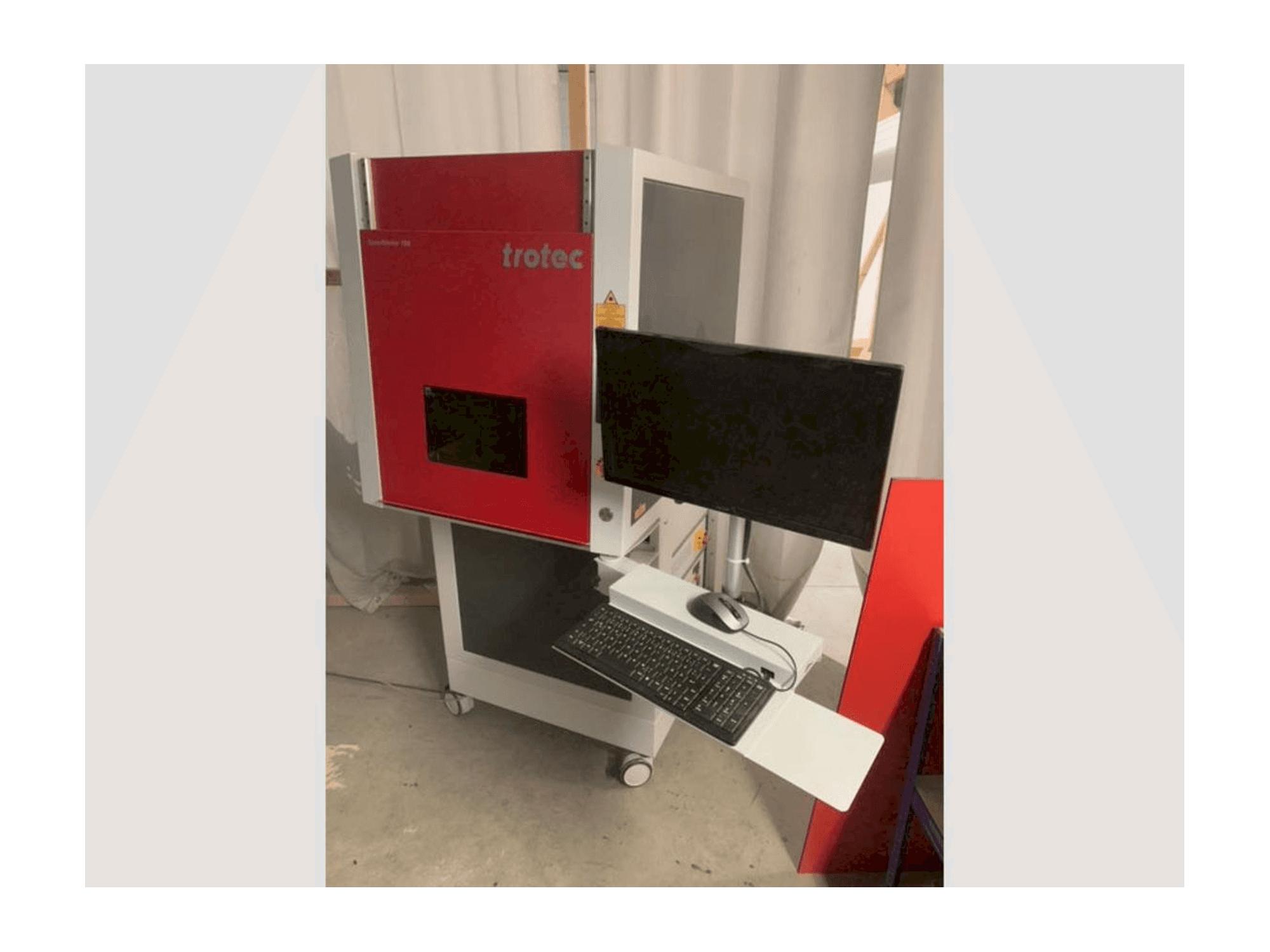 Вид станка Trotec Speedmarker 700 SM700HT спереди