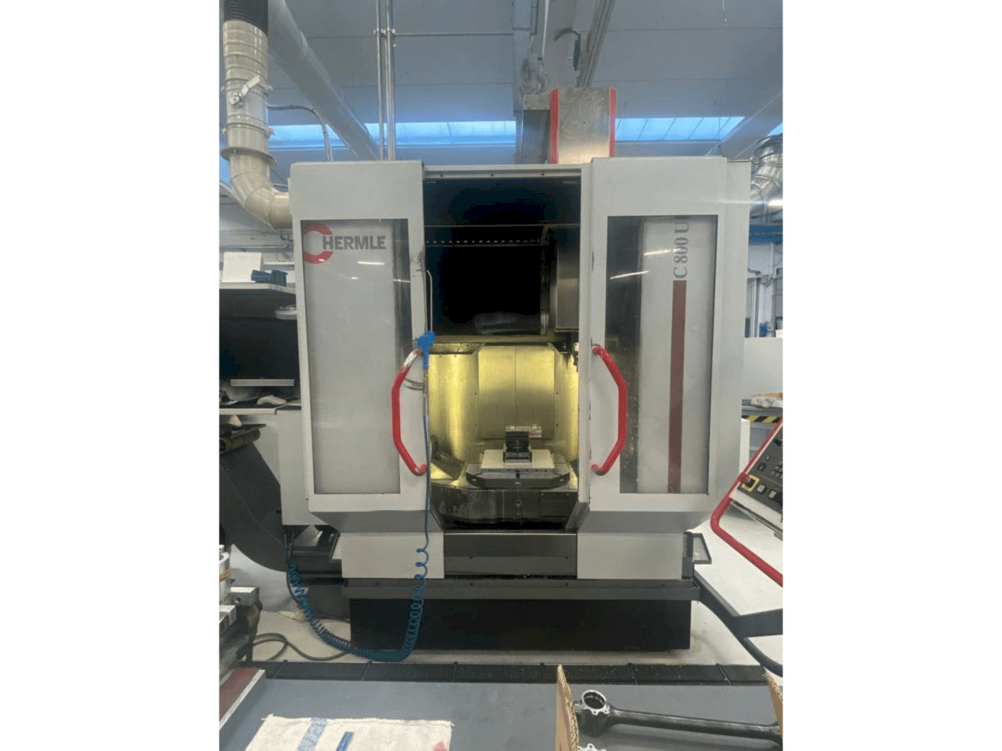 Вид станка HERMLE C800U спереди