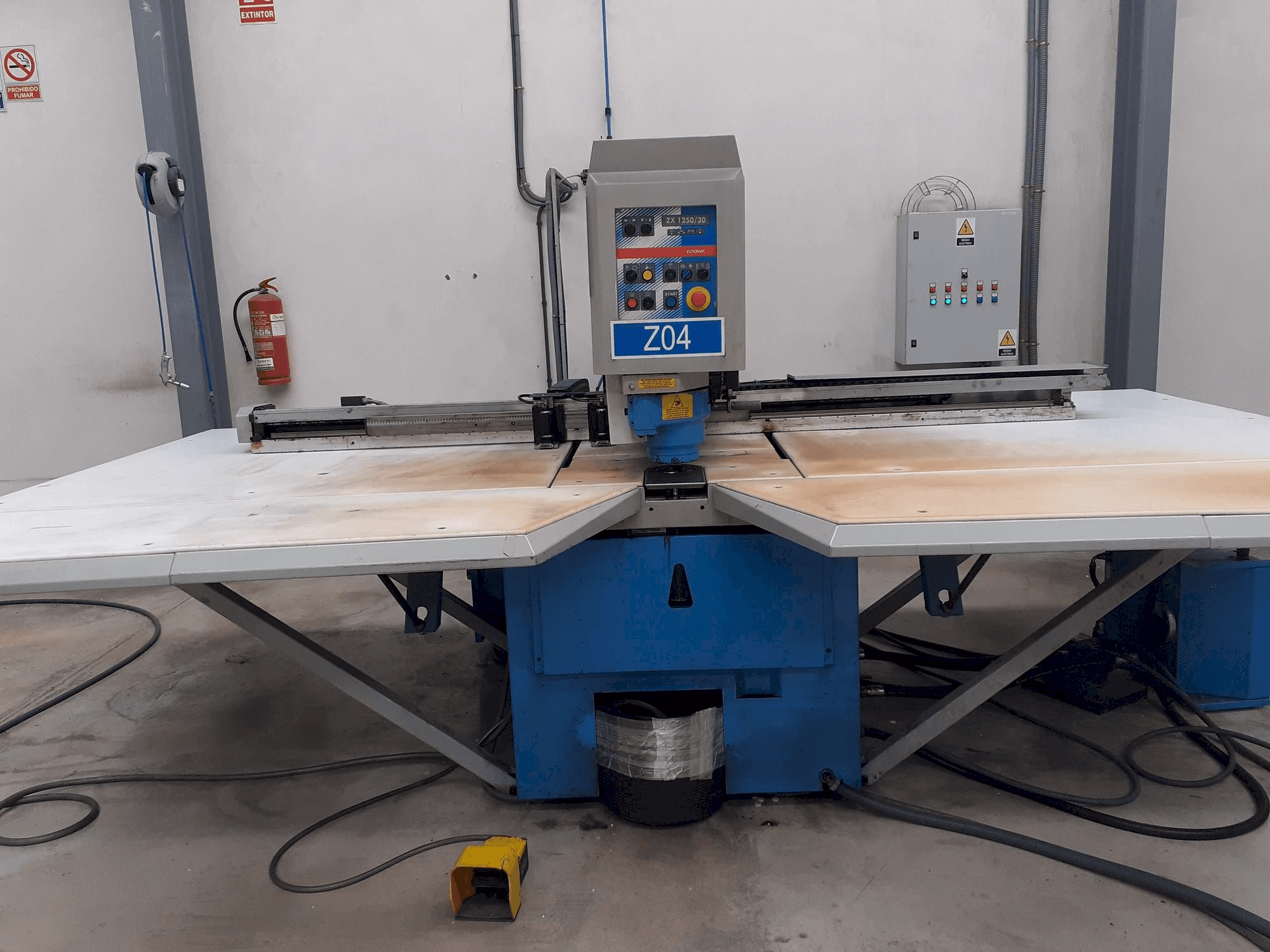 Вид станка Euromac ZX125-30 спереди