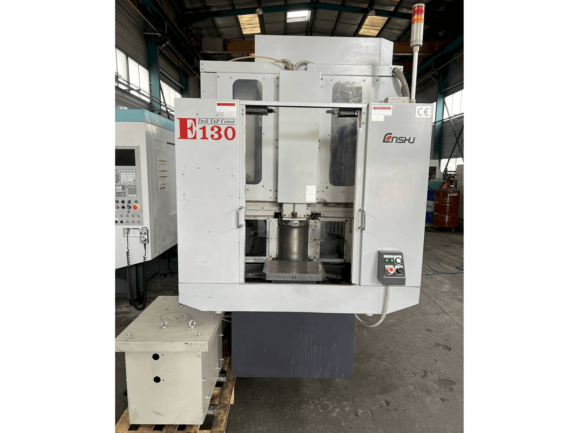 Вид станка Enshu E130 спереди