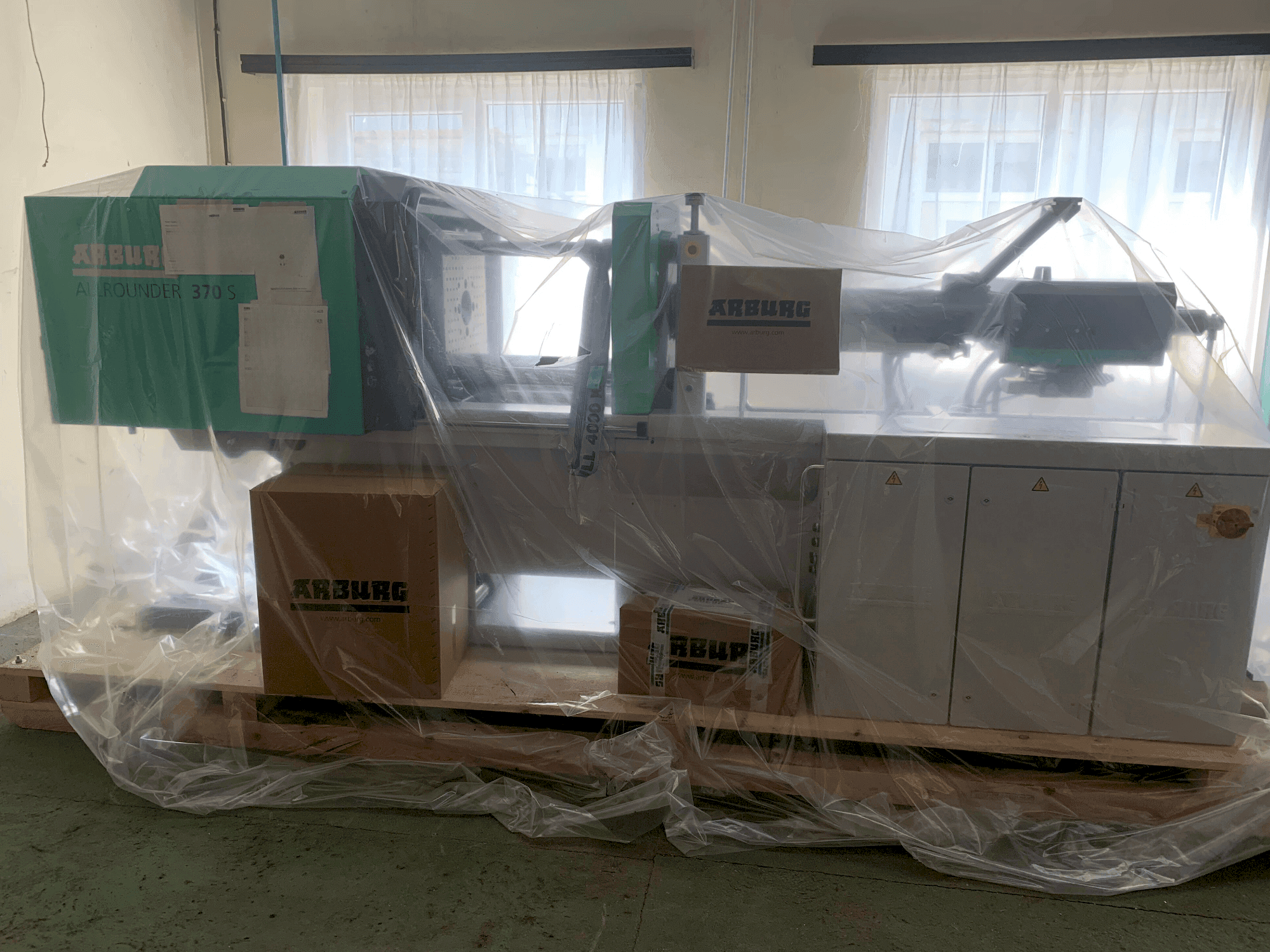 Вид станка Arburg 370 S 600-290 U спереди