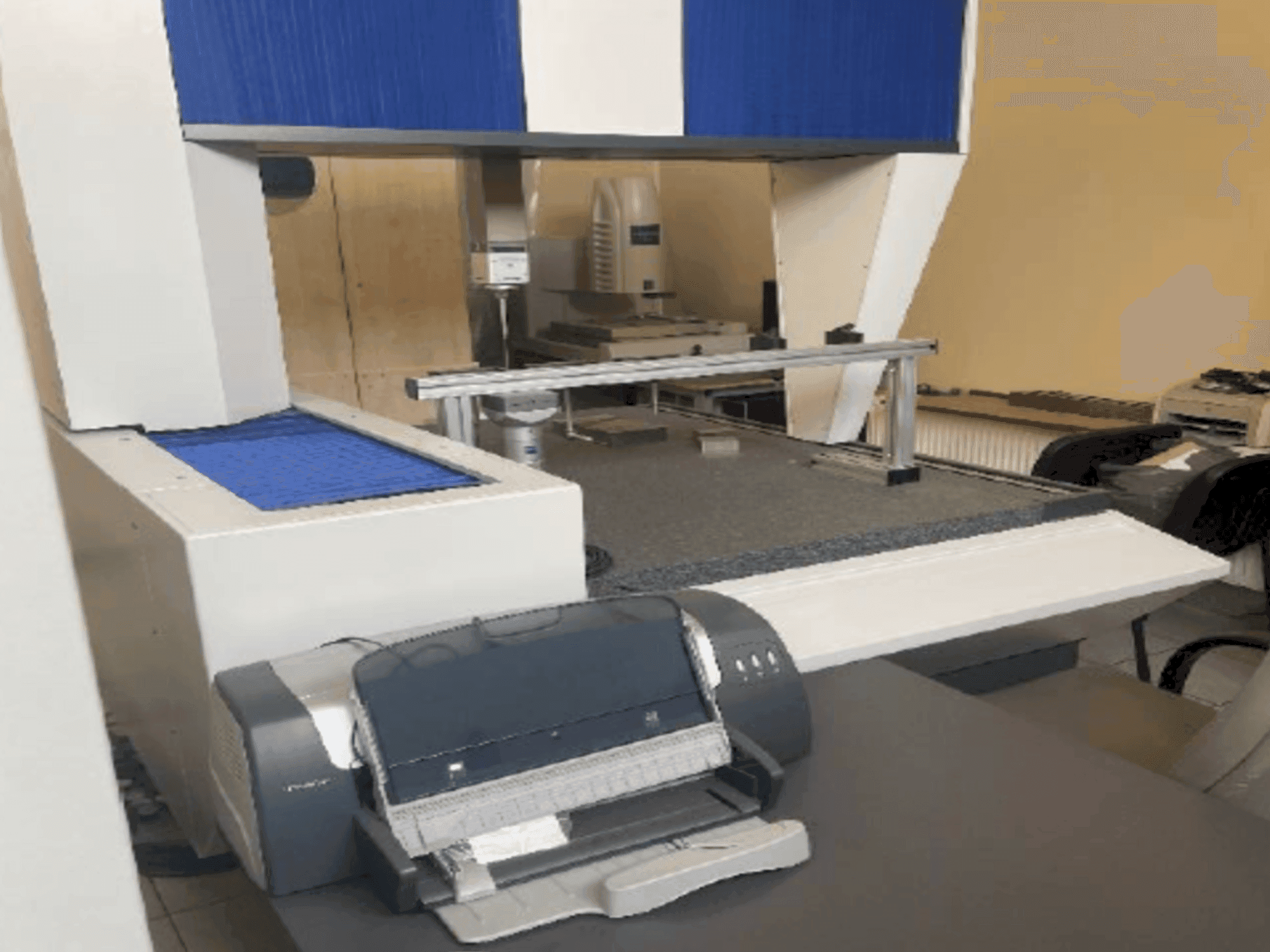 Вид станка ZEISS Prismo 7 Vario спереди