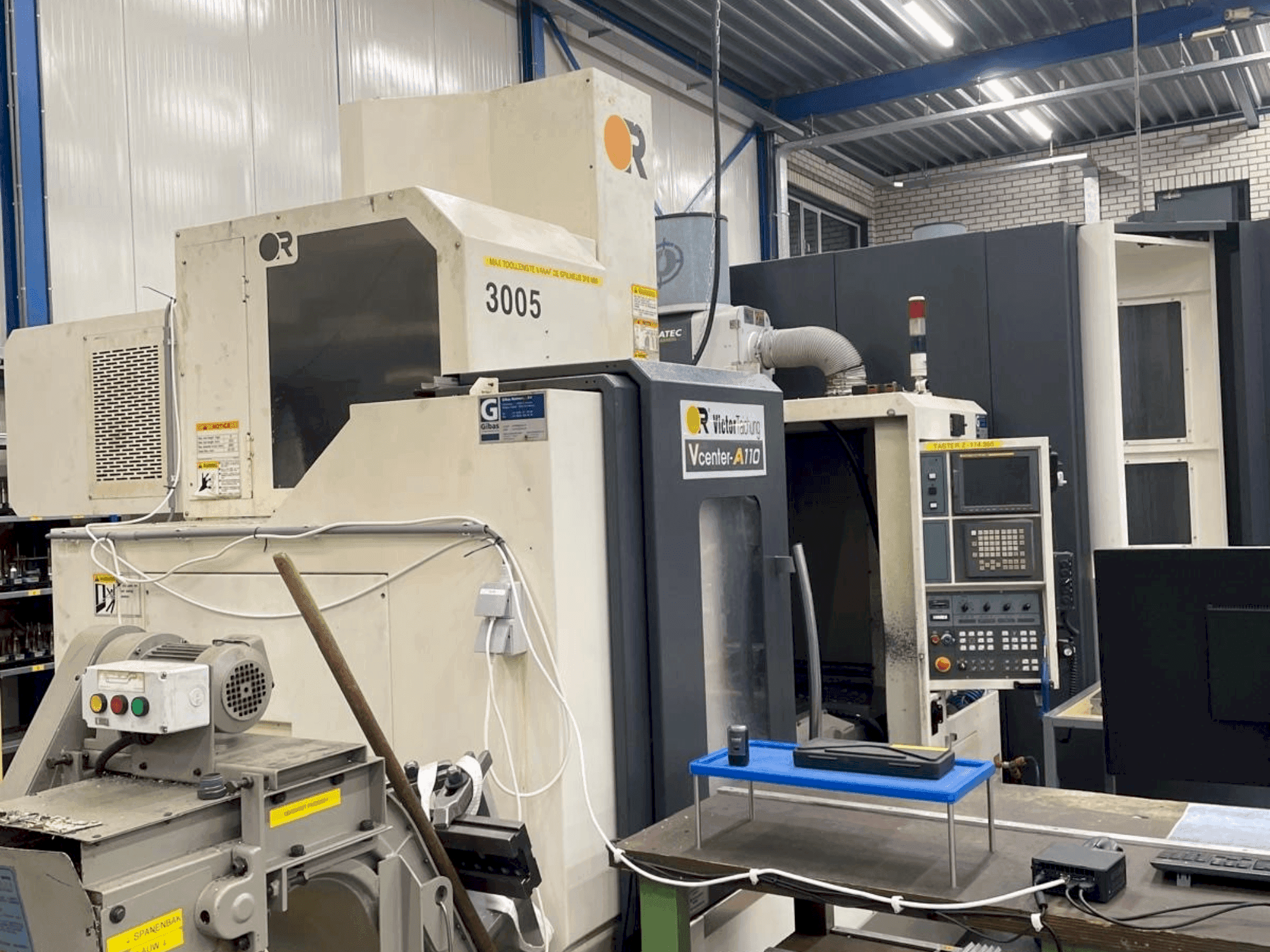 Вид станка VICTOR TAICHUNG A110 спереди