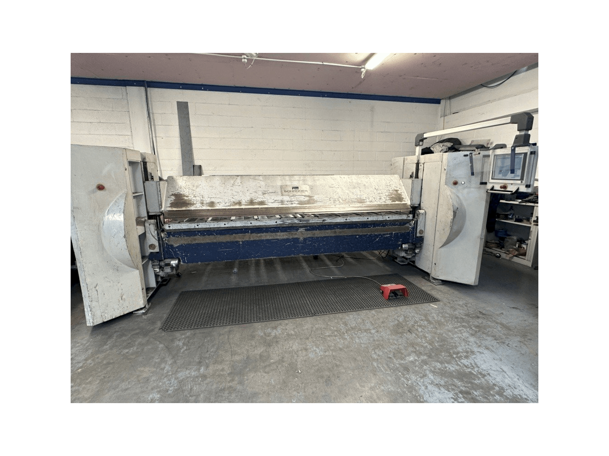 Вид станка SCHRODER SPB 3200/3.0 спереди