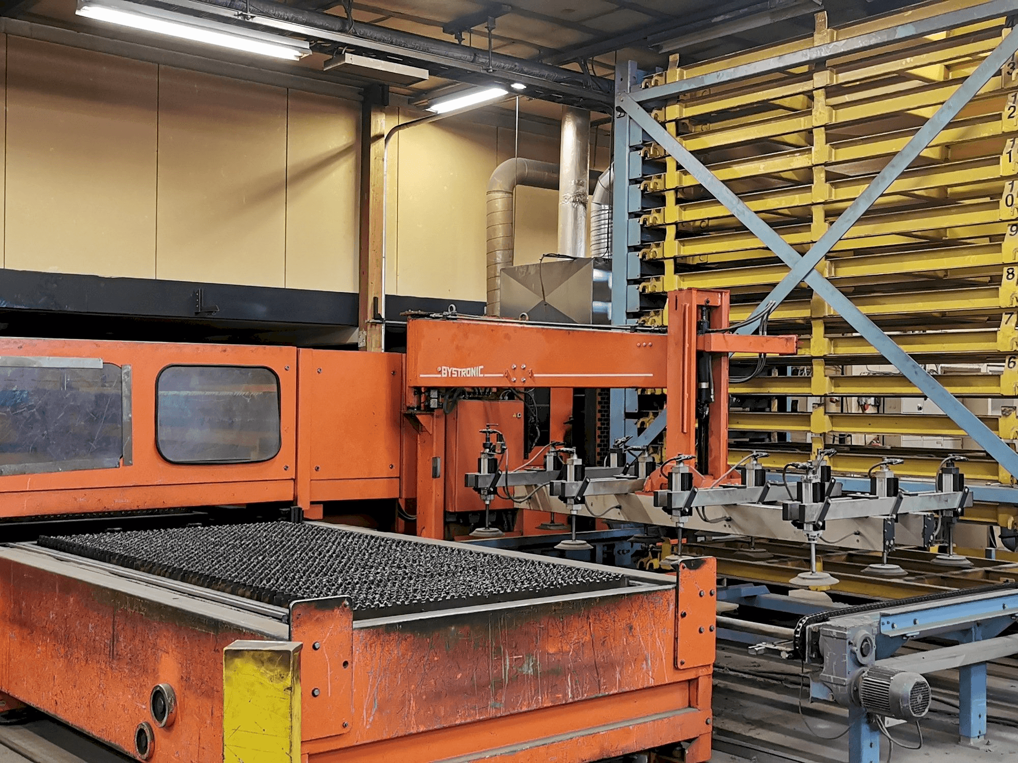 Front view of Bystronic BTL 3500 machine