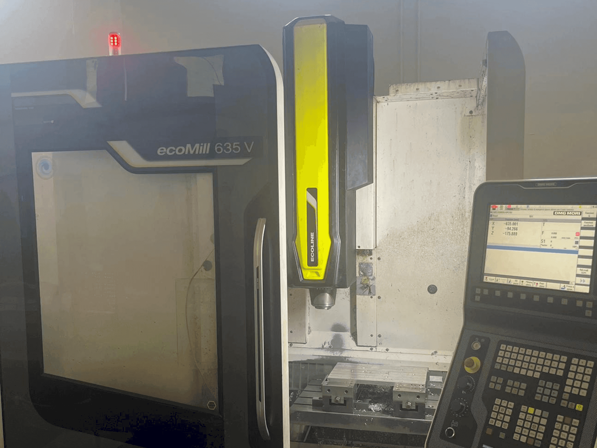 Вид станка DMG MORI ecoMill 635V спереди