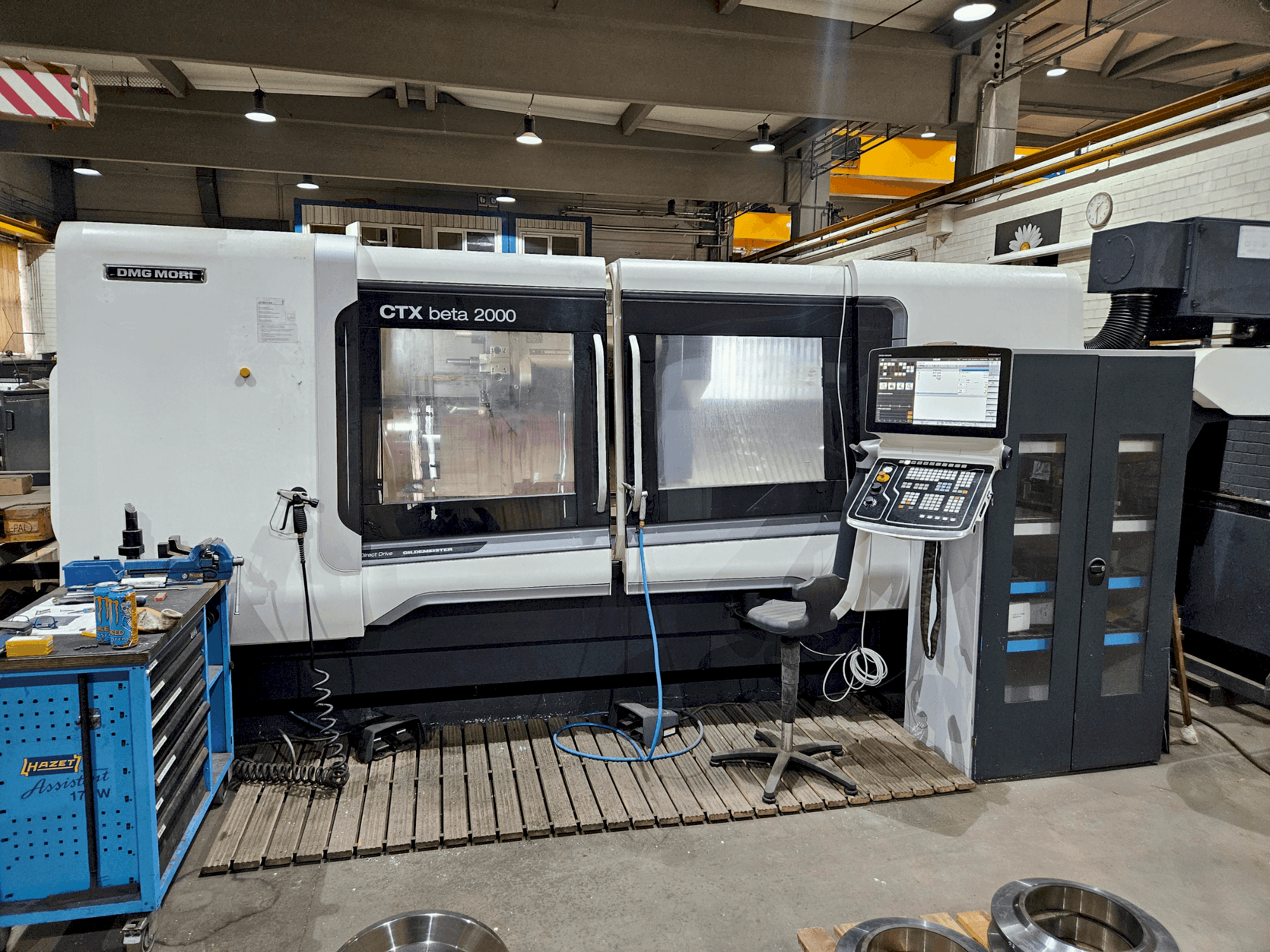 Вид станка DMG MORI CTX beta 2000 спереди